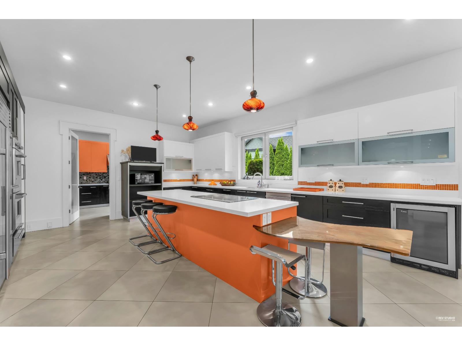 3575 140 Street Property Photo 17