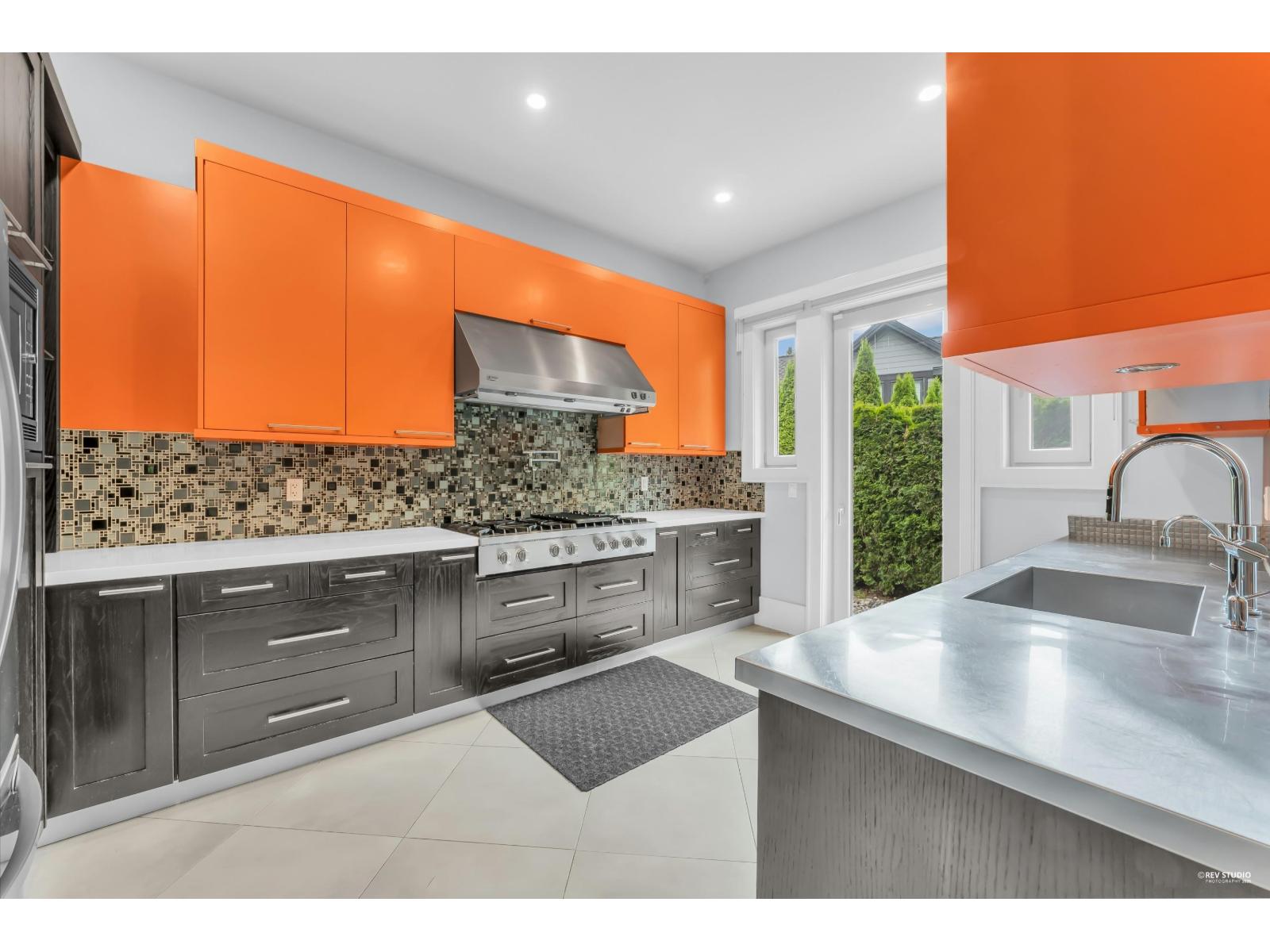 3575 140 Street Property Photo 18