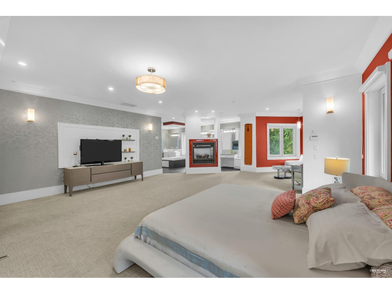 3575 140 Street Property Photo 21
