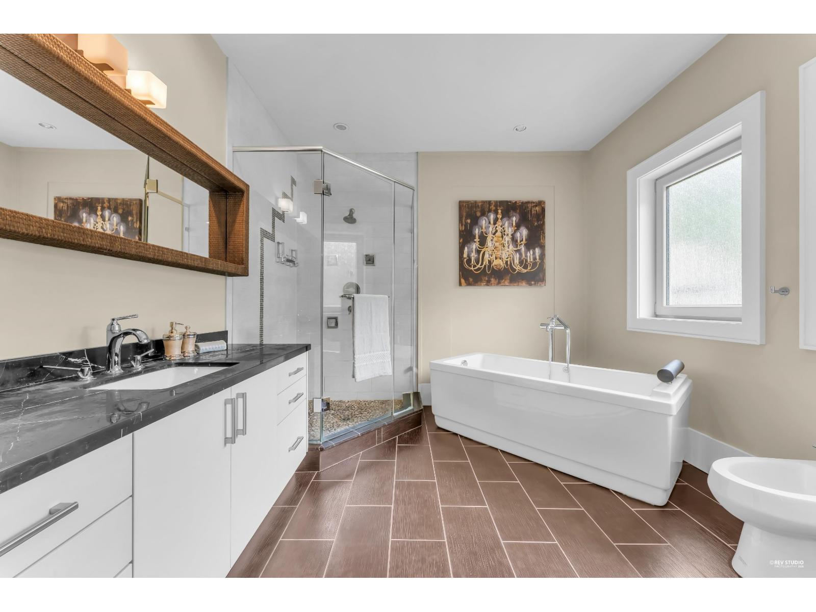 3575 140 Street Property Photo 25