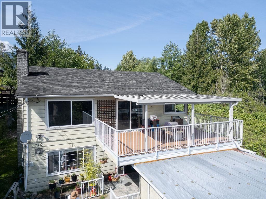 710 Gibsons Way Property Photo 1