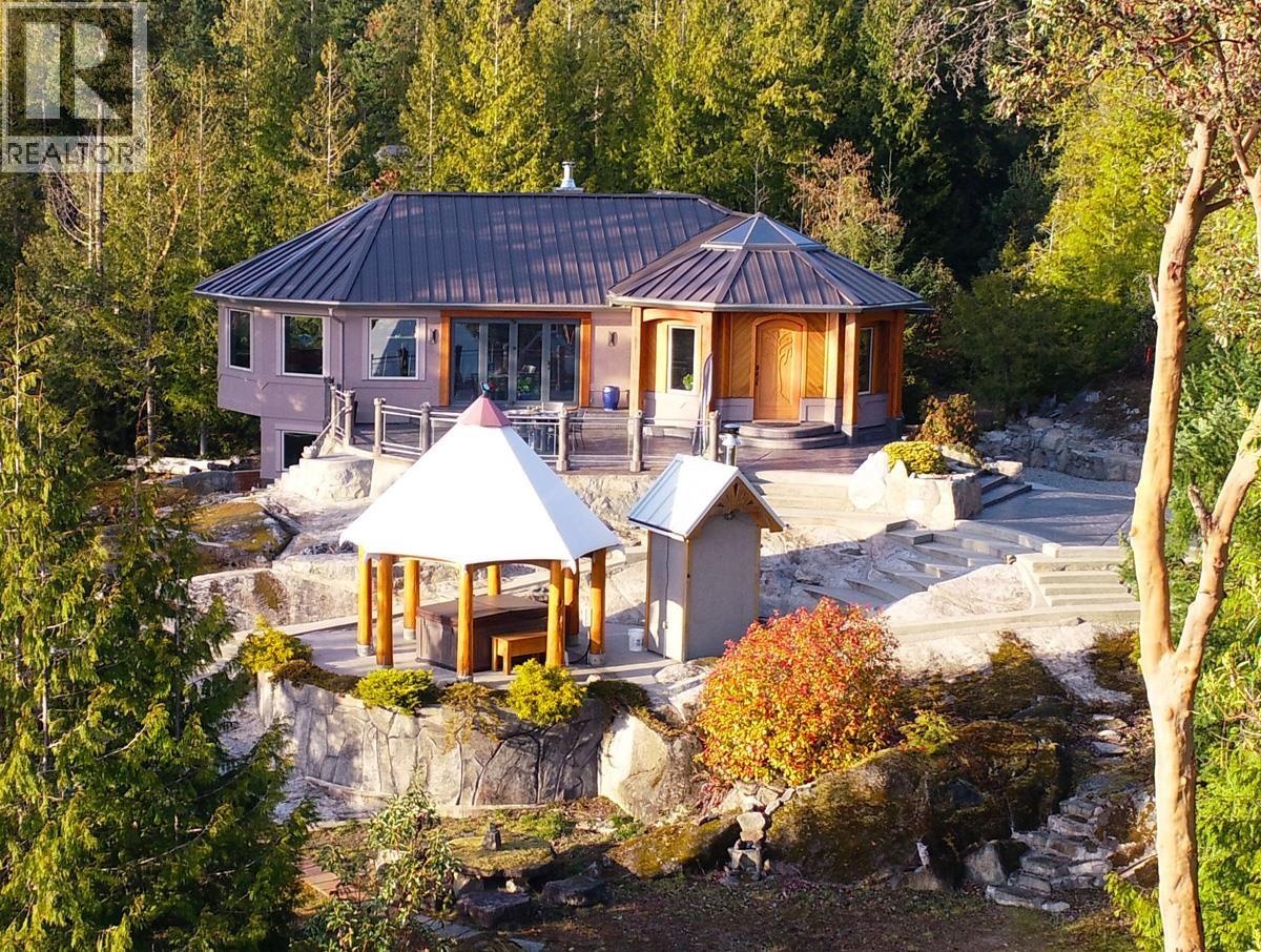 10664 Wood Bay Heights Road Property Photo 1