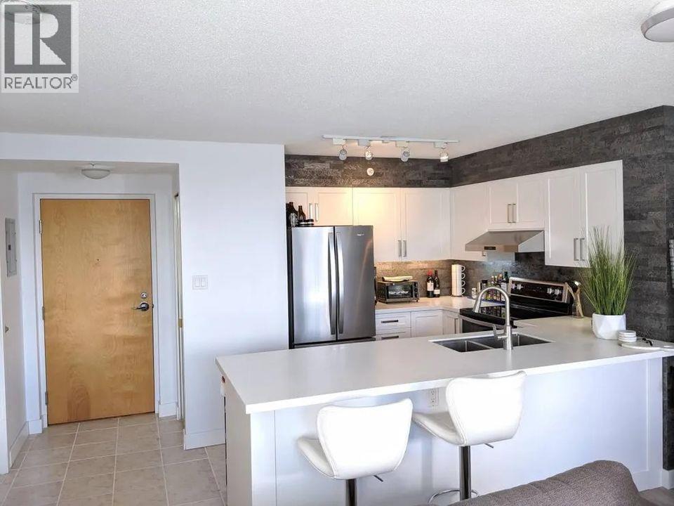 601 1277 Nelson Street Property Photo 3