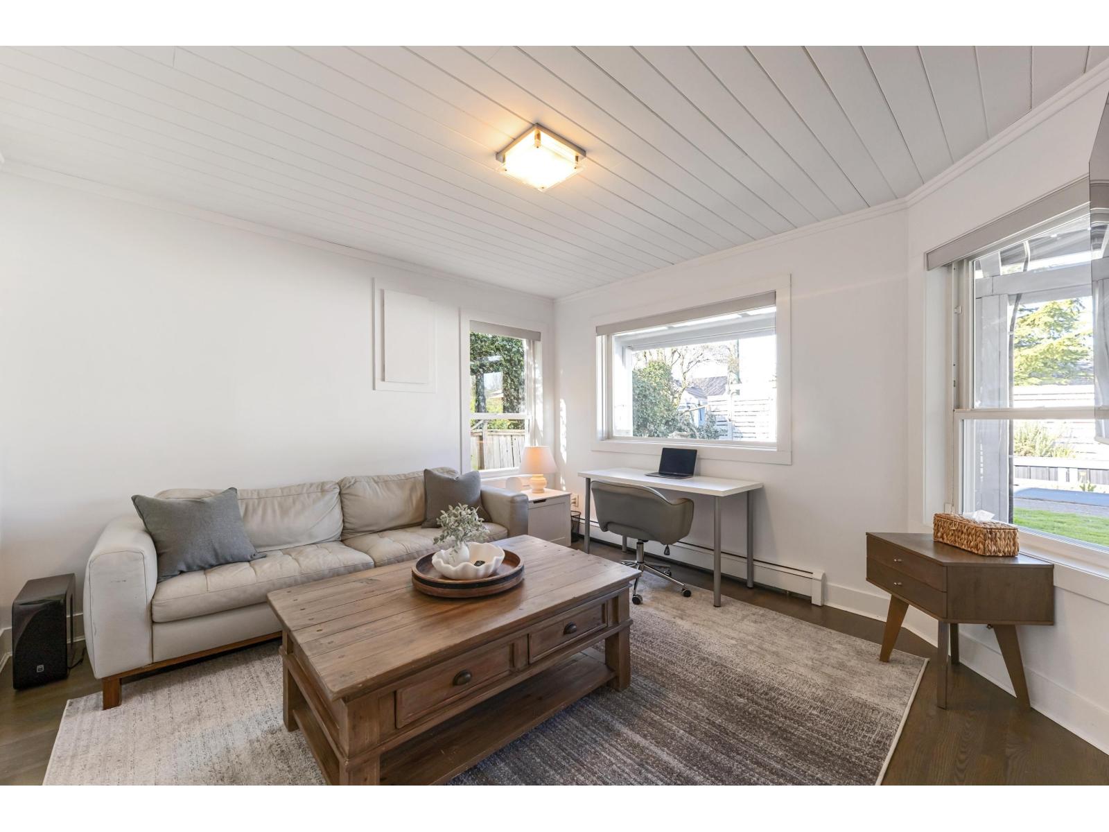 12272 Agar Street Property Photo 6