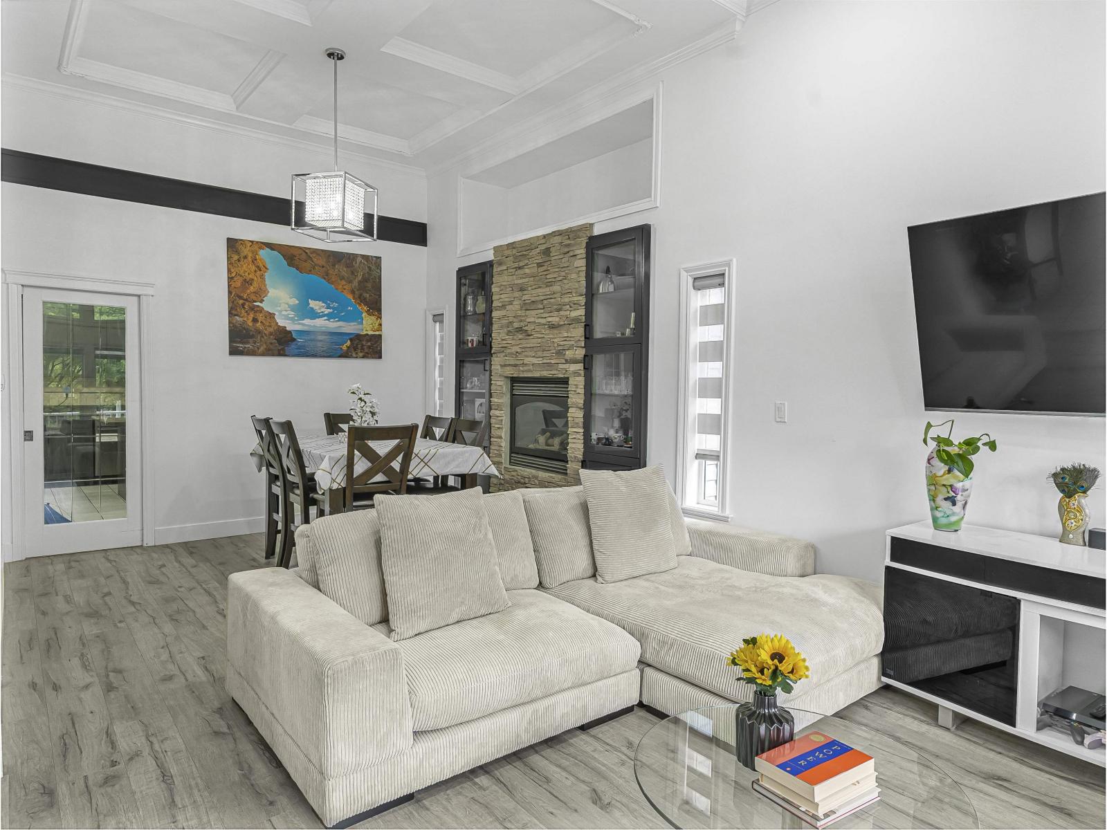 14867 67a Avenue Property Photo 6