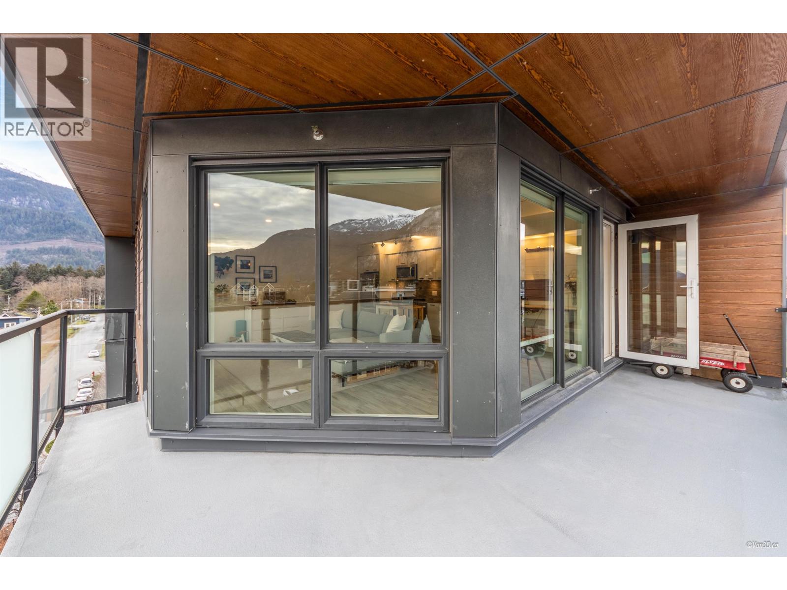 602 38013 Third Avenue Property Photo 22