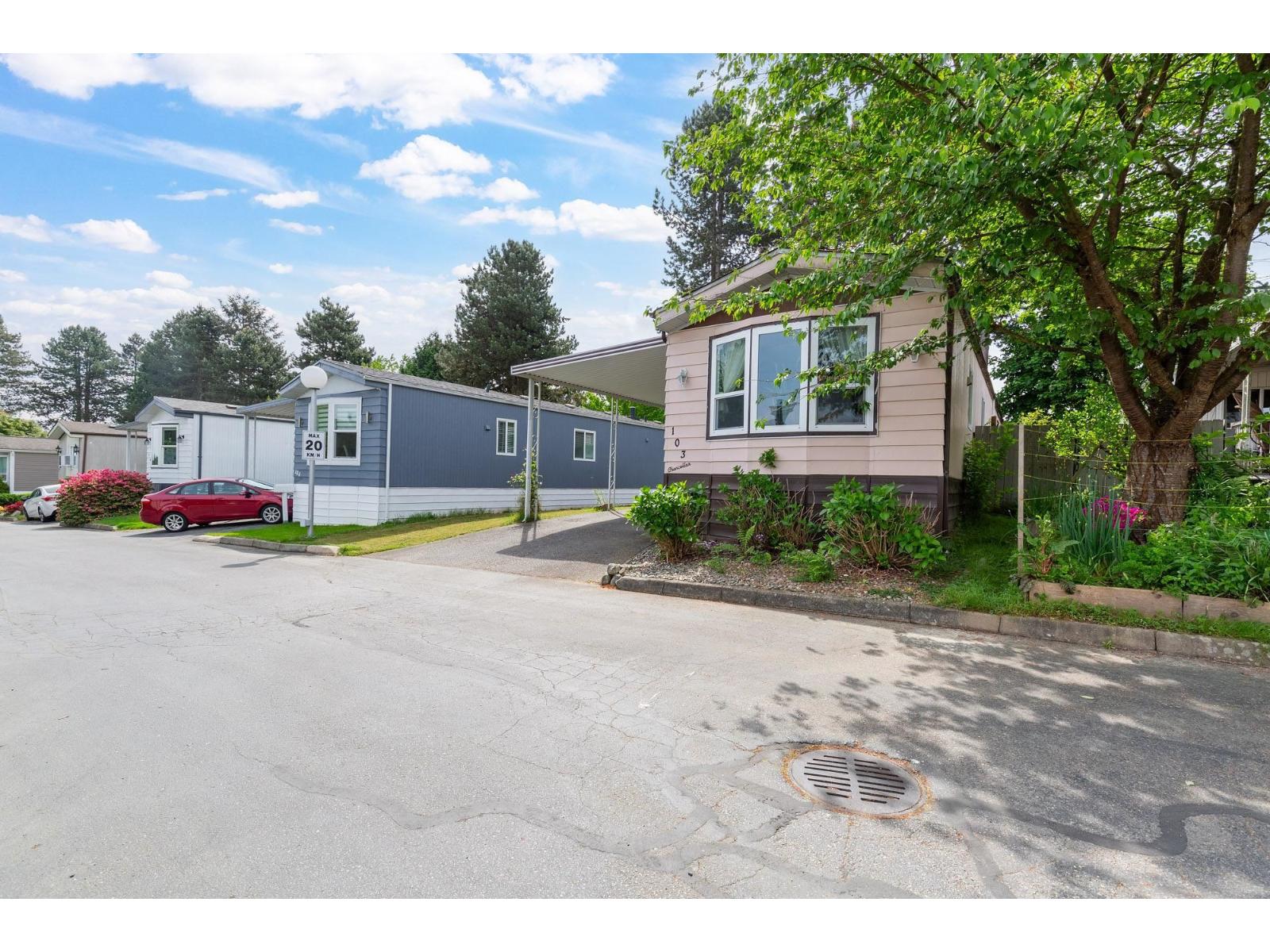 103 8224 134 Street Property Photo 2