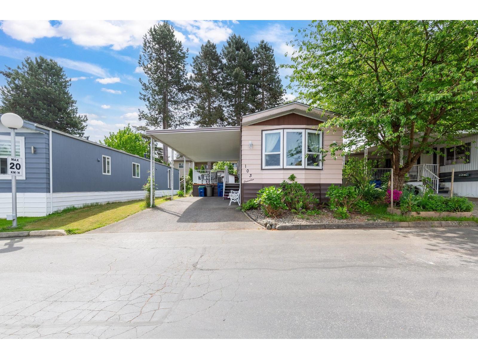103 8224 134 Street Property Photo 3