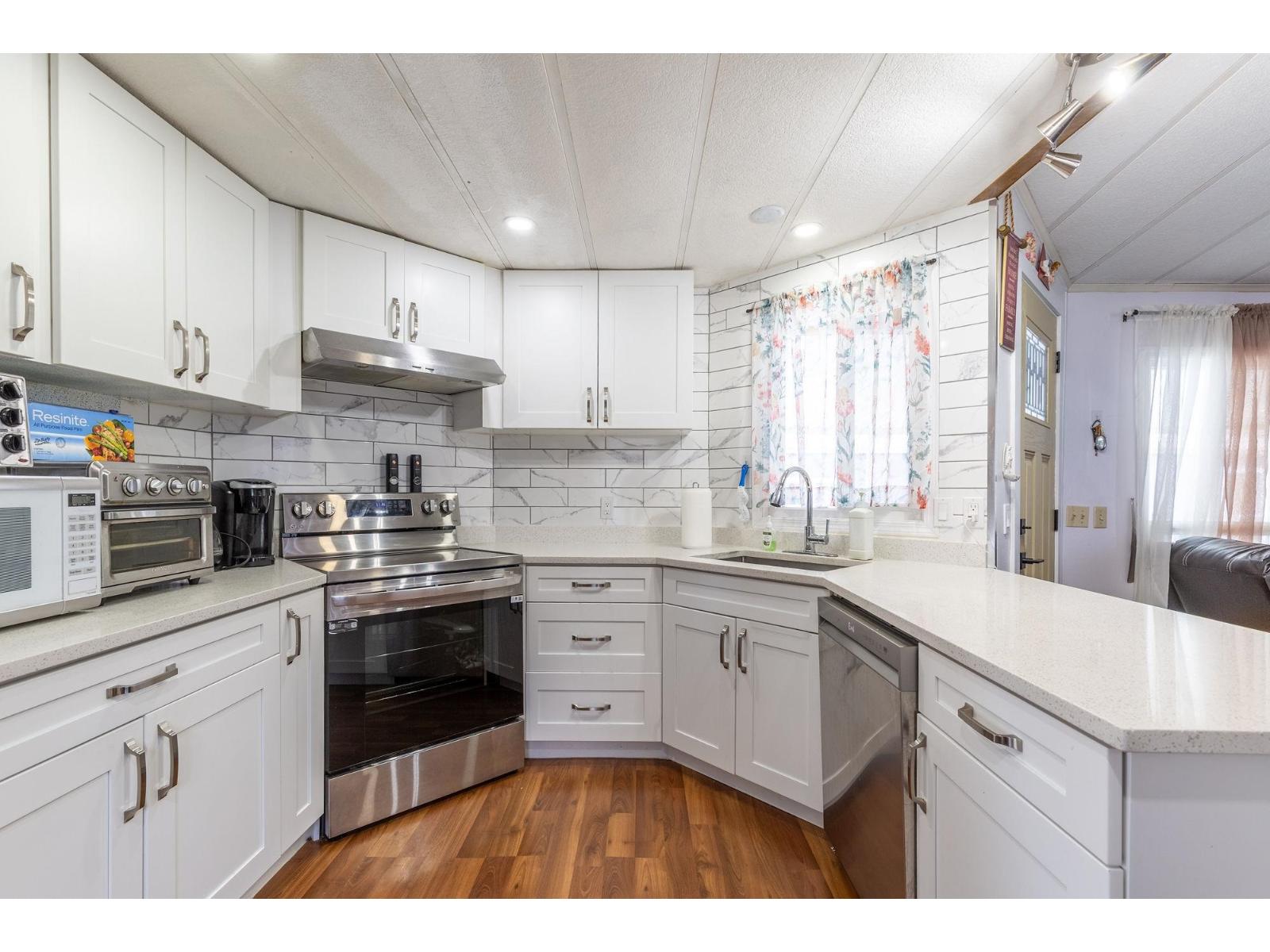 103 8224 134 Street Property Photo 12