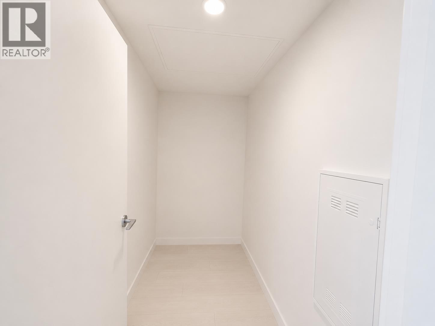 620 180 E 2nd Avenue Property Photo 6