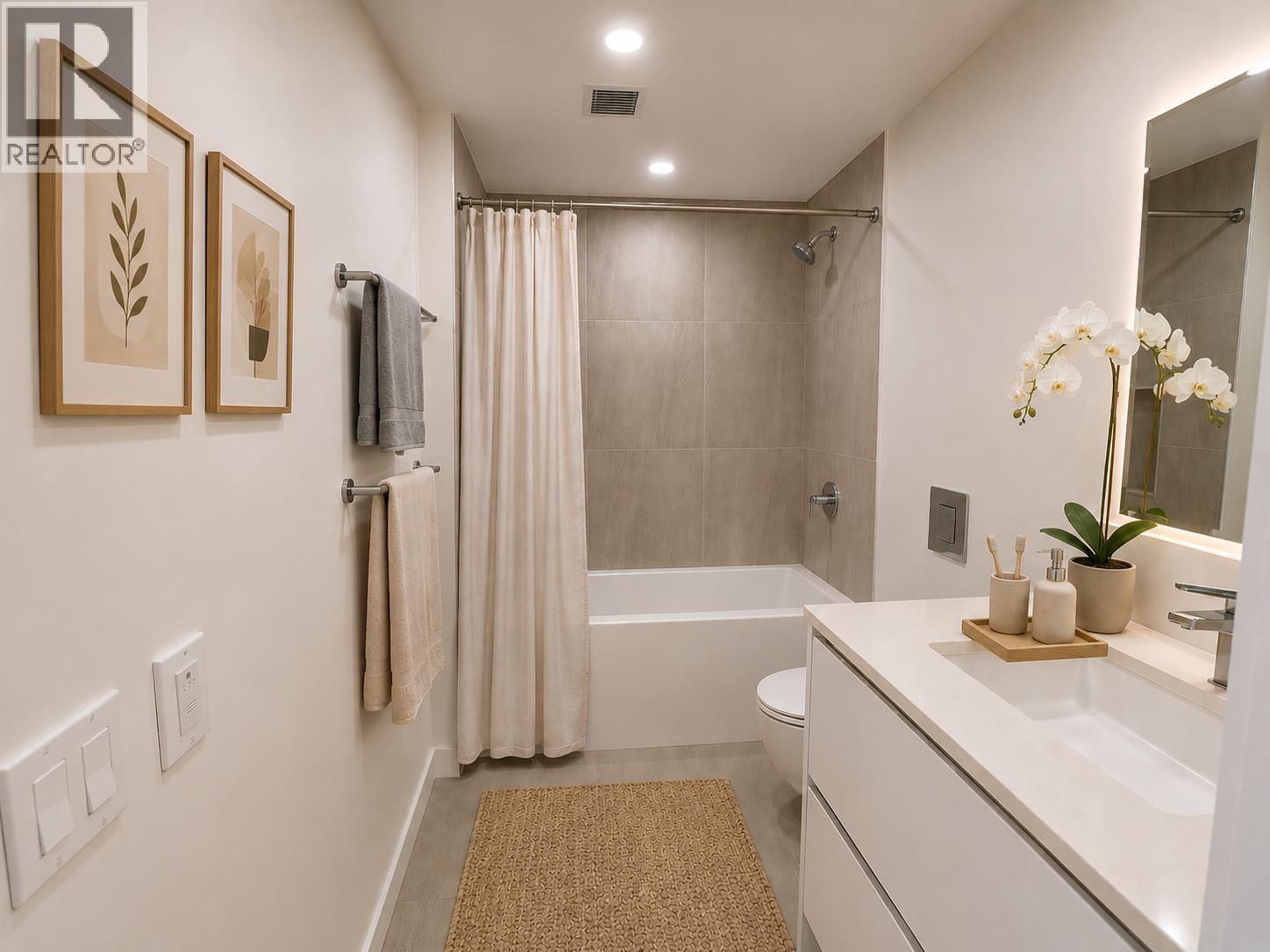 620 180 E 2nd Avenue Property Photo 7