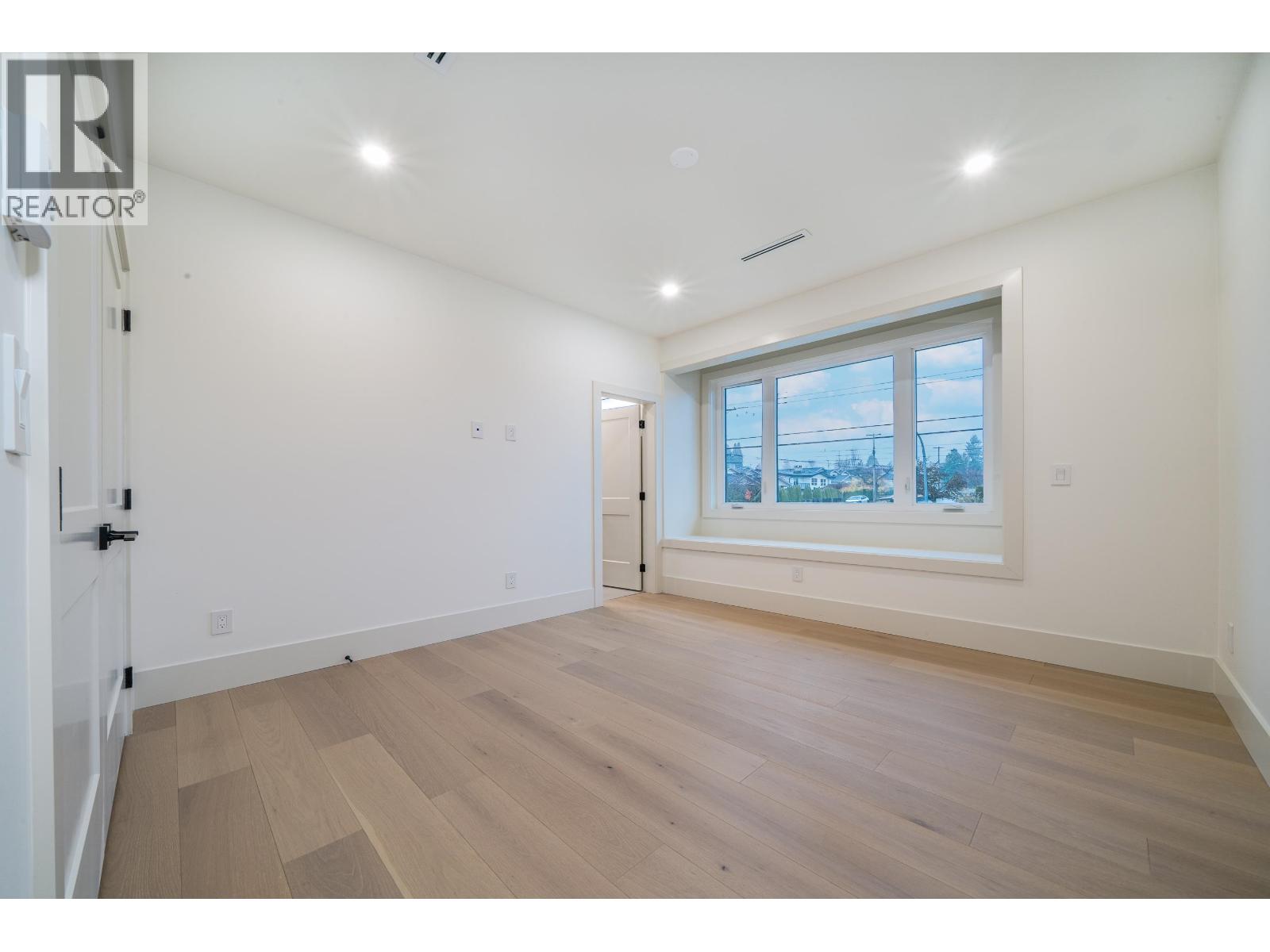 6708 Winch Street Property Photo 29