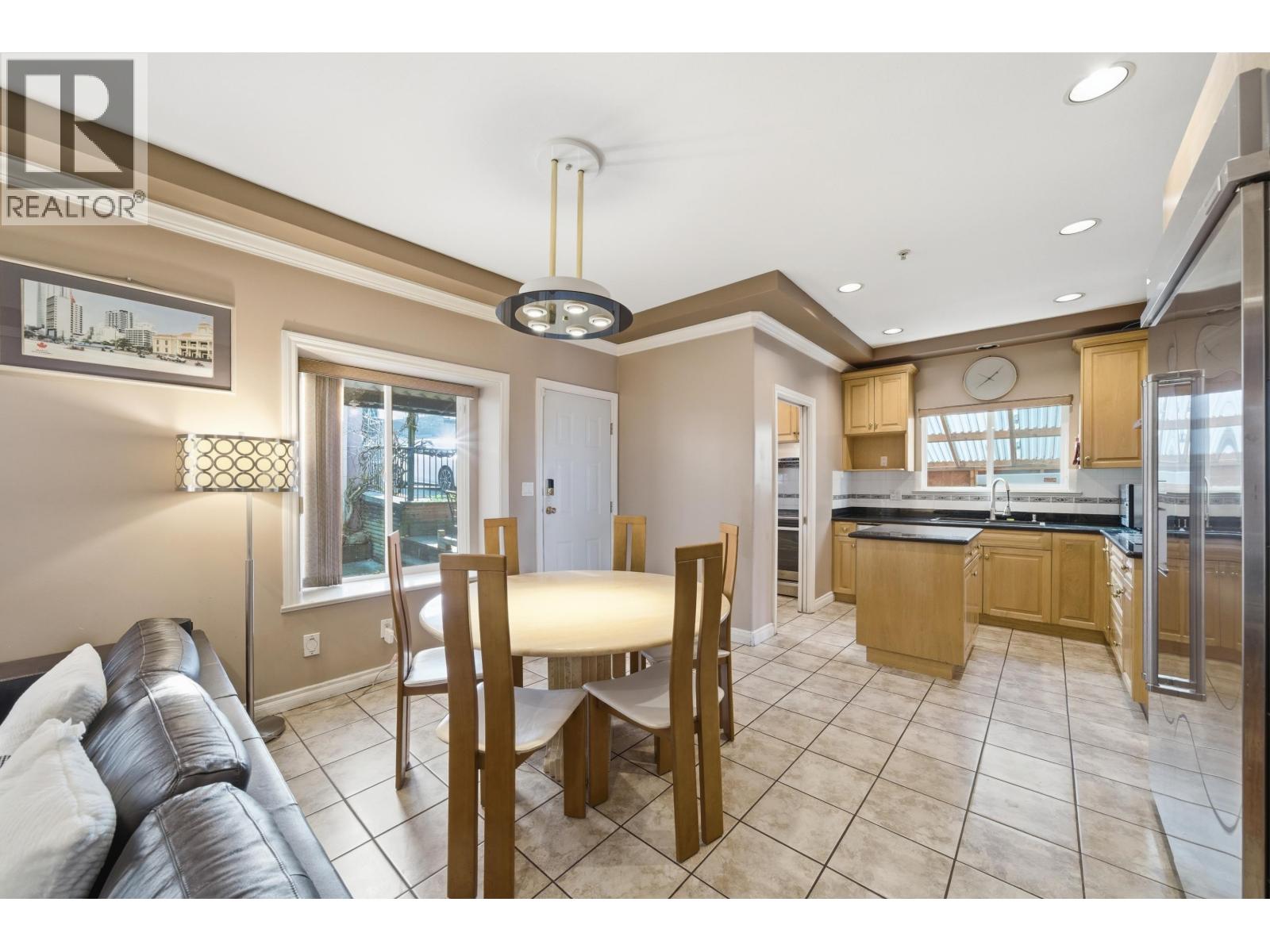 7962 Victoria Drive Property Photo 11