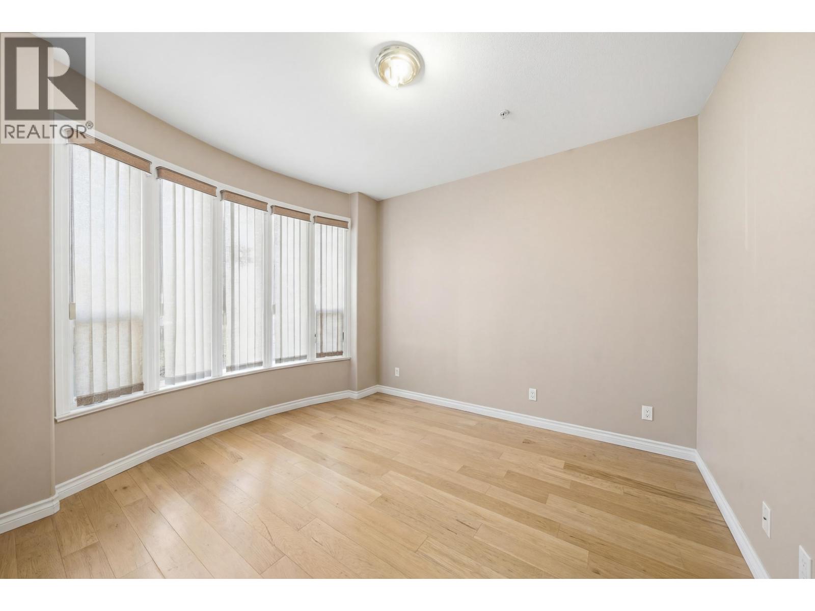 7962 Victoria Drive Property Photo 19
