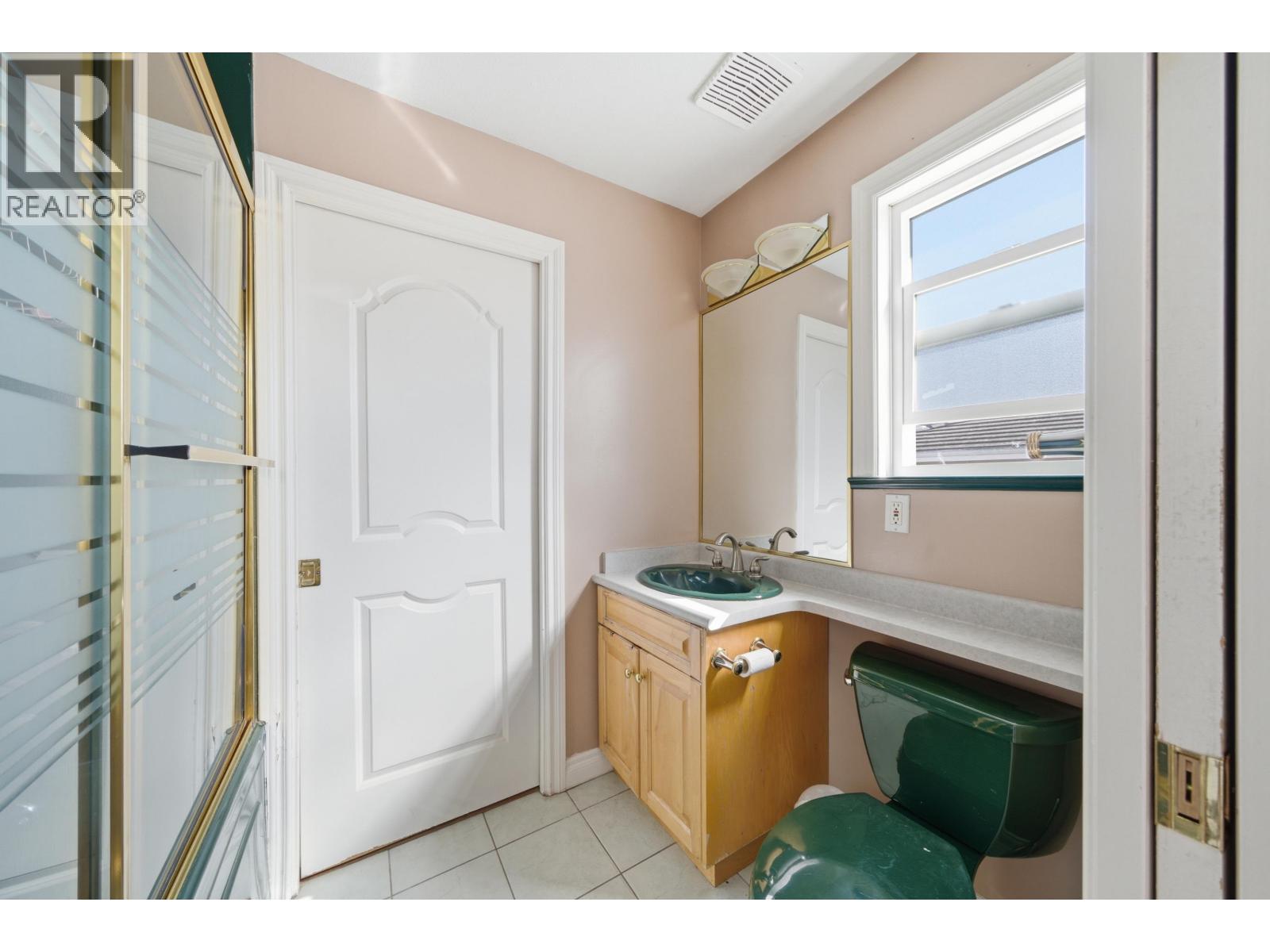 7962 Victoria Drive Property Photo 21