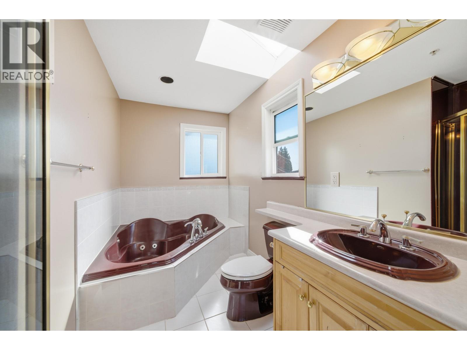 7962 Victoria Drive Property Photo 25