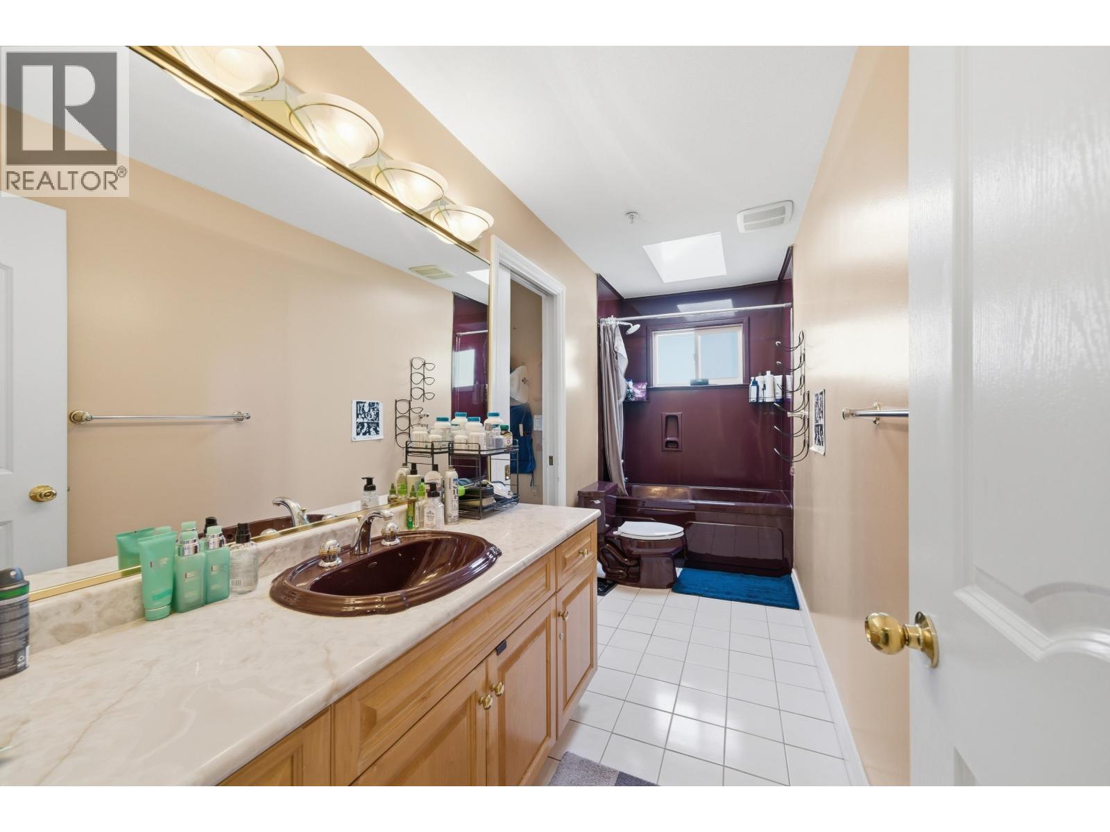 7962 Victoria Drive Property Photo 27