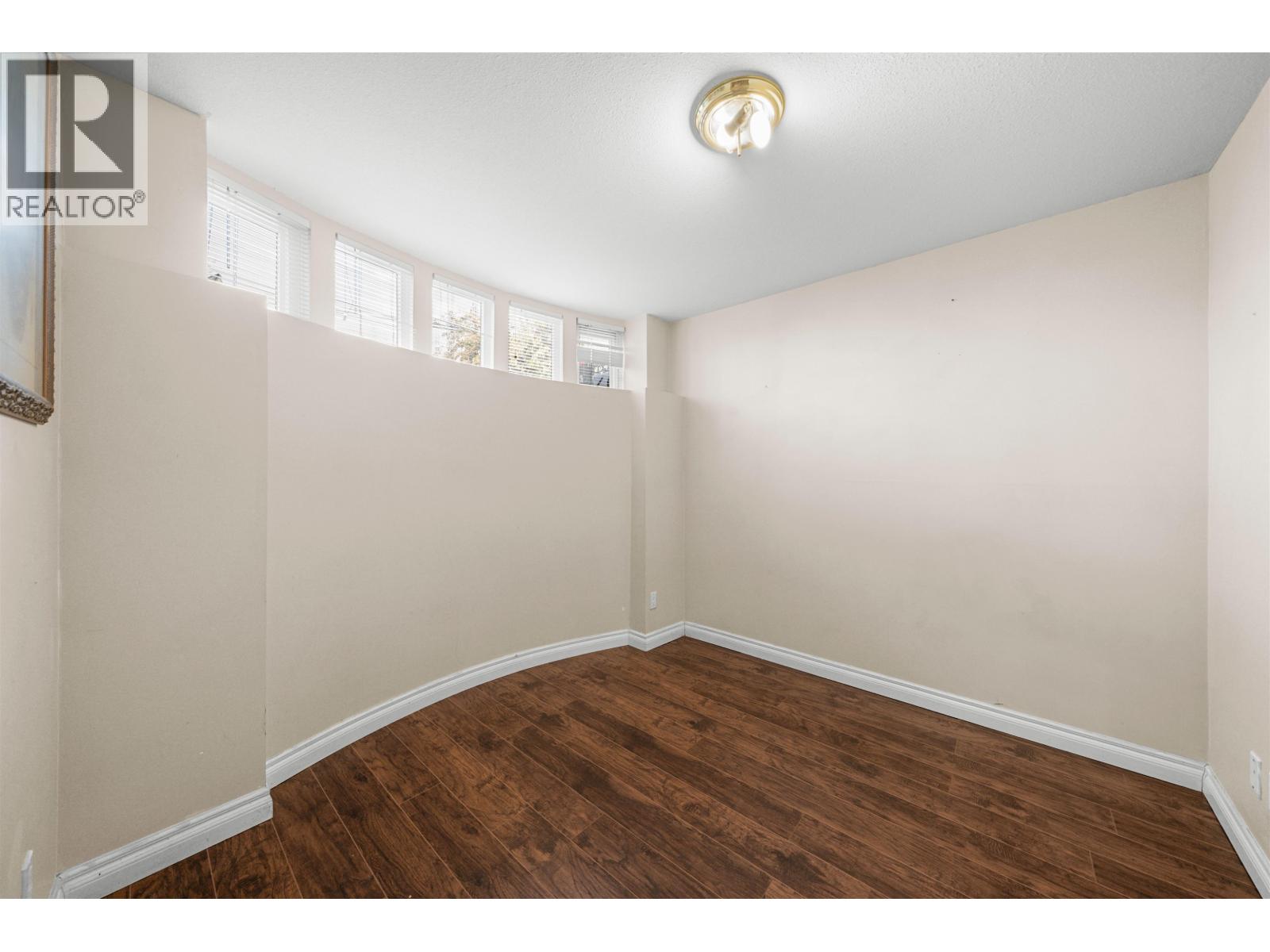 7962 Victoria Drive Property Photo 33