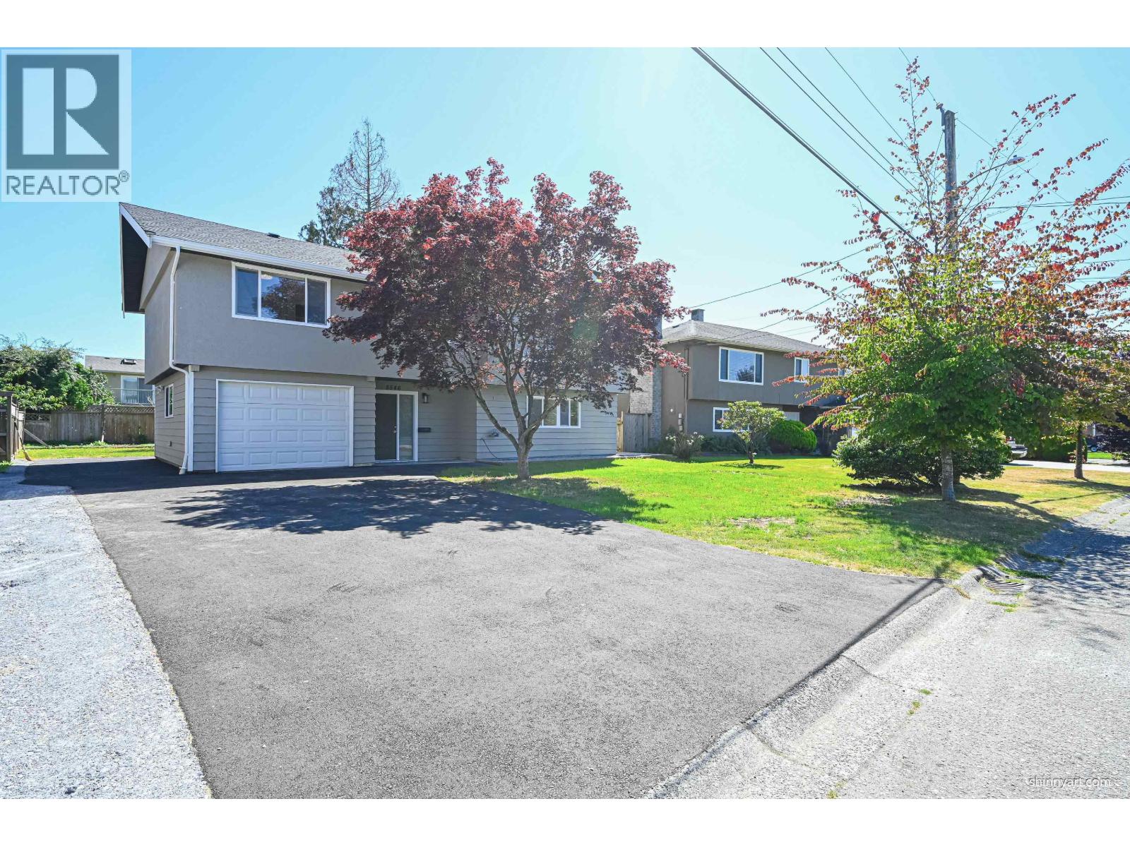 5546 Maple Crescent Property Photo 1