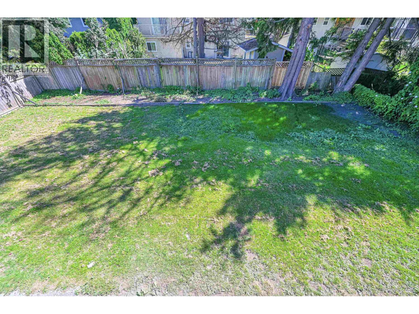 5546 Maple Crescent Property Photo 15