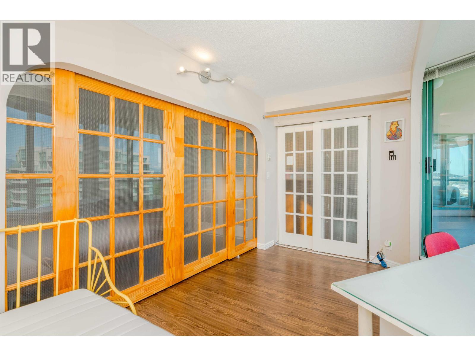 1505 8831 Lansdowne Road Property Photo 19