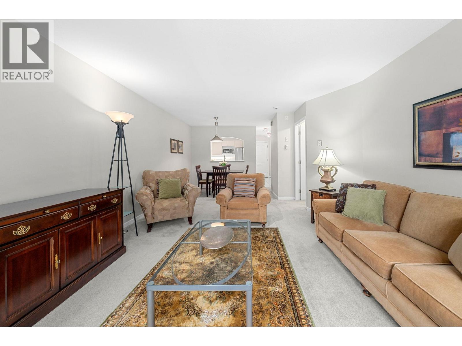 409 3738 Norfolk Street Property Photo 10