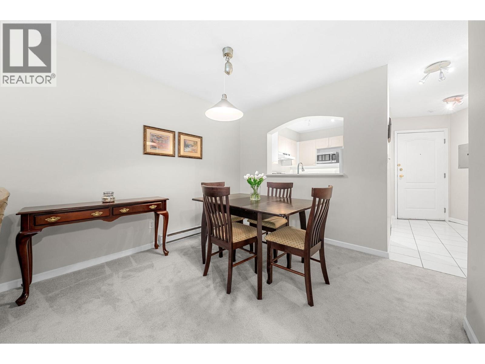 409 3738 Norfolk Street Property Photo 12