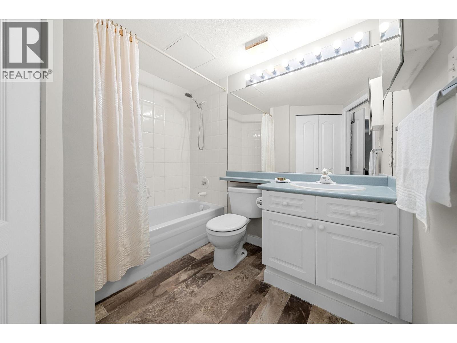 409 3738 Norfolk Street Property Photo 24