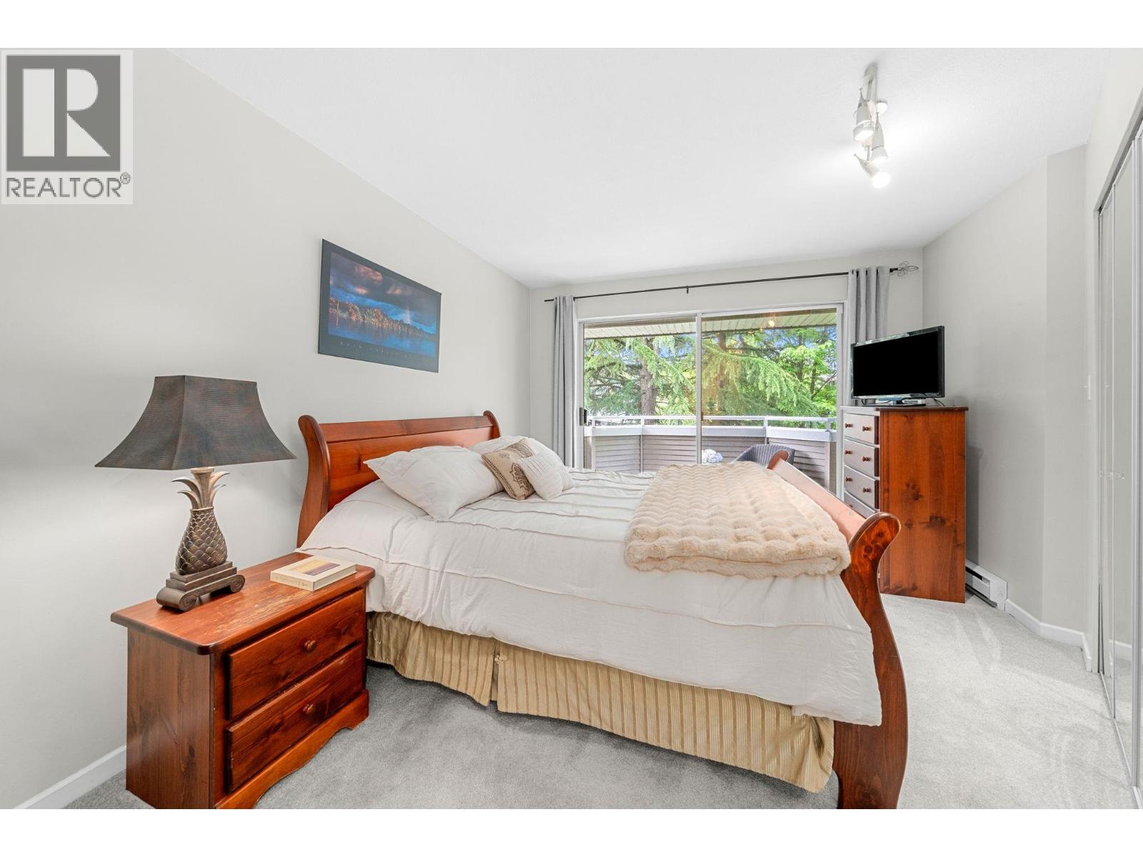 409 3738 Norfolk Street Property Photo 26