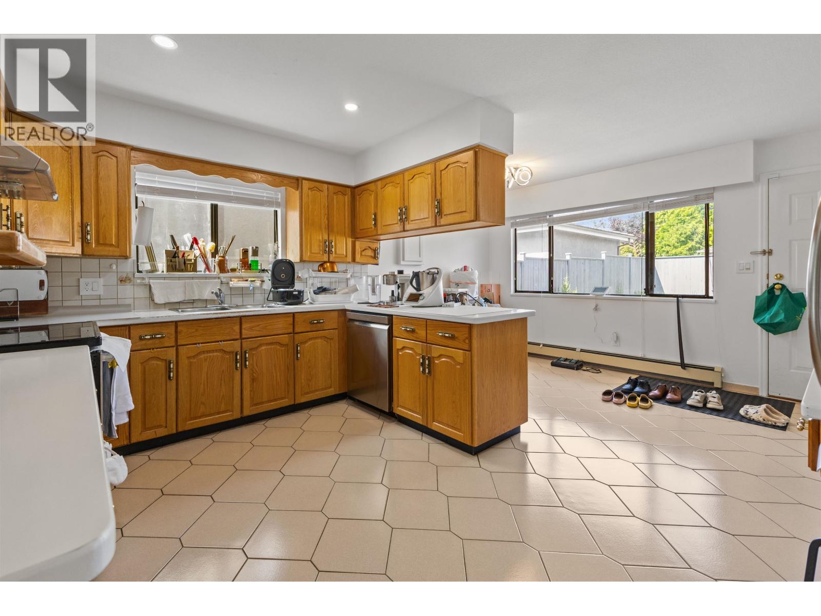 189 W 46th Avenue Property Photo 10