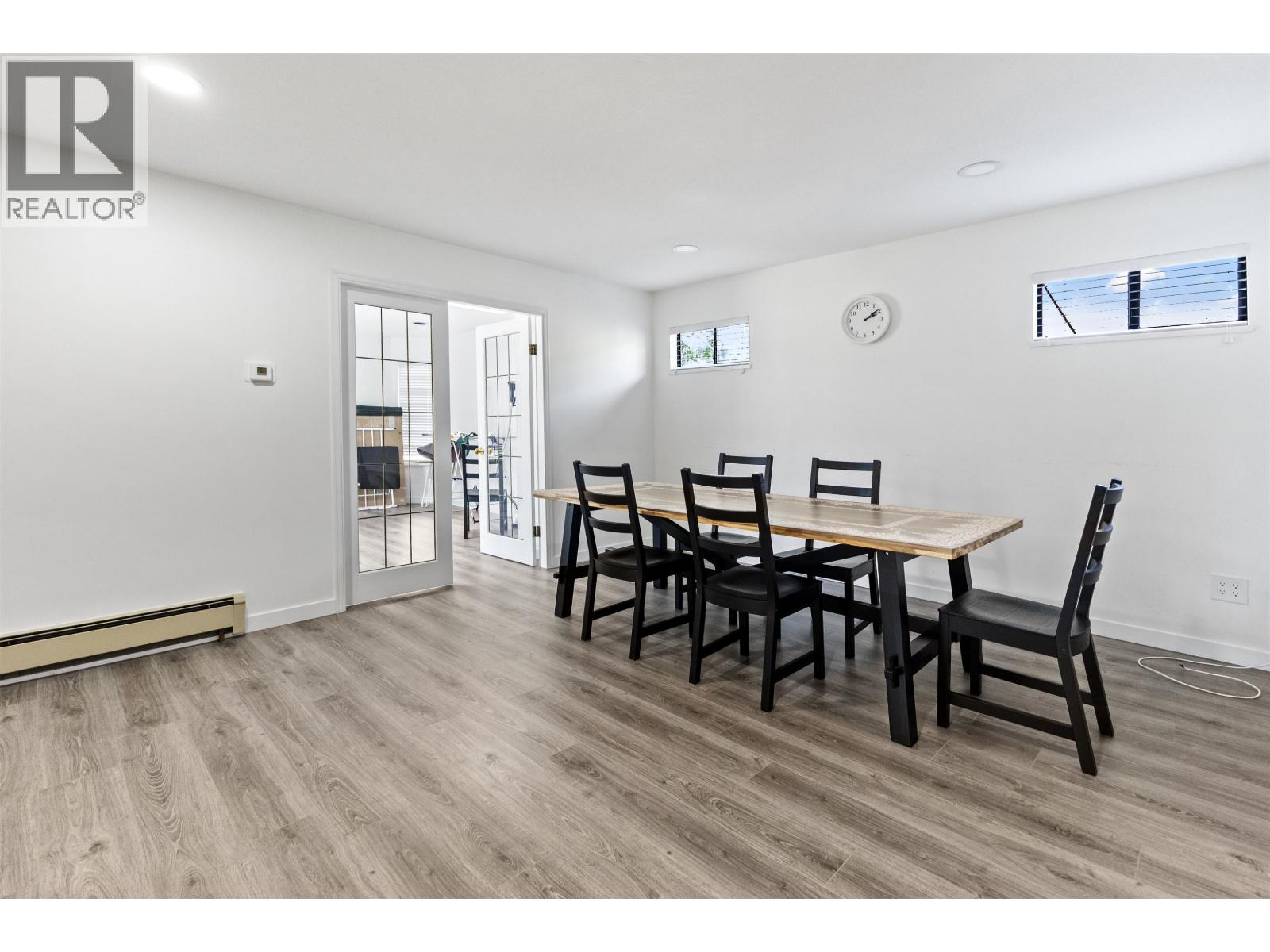 189 W 46th Avenue Property Photo 12
