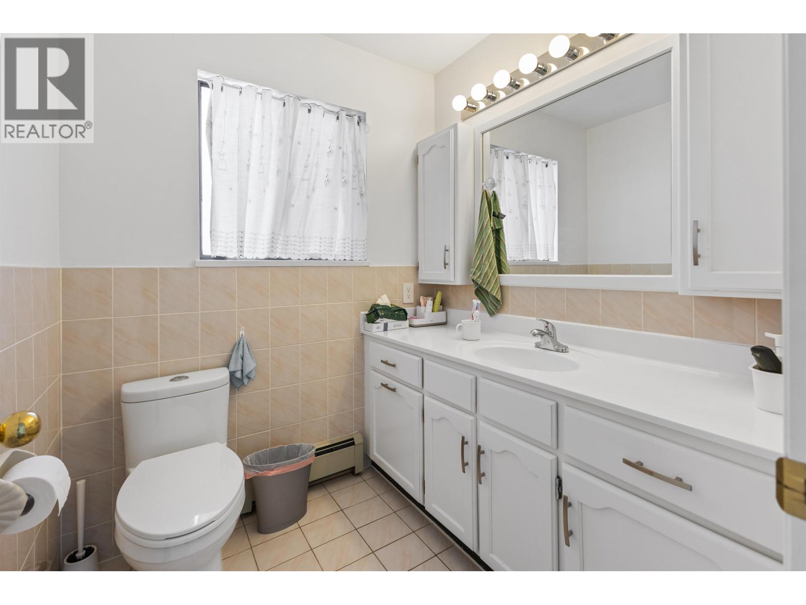 189 W 46th Avenue Property Photo 23
