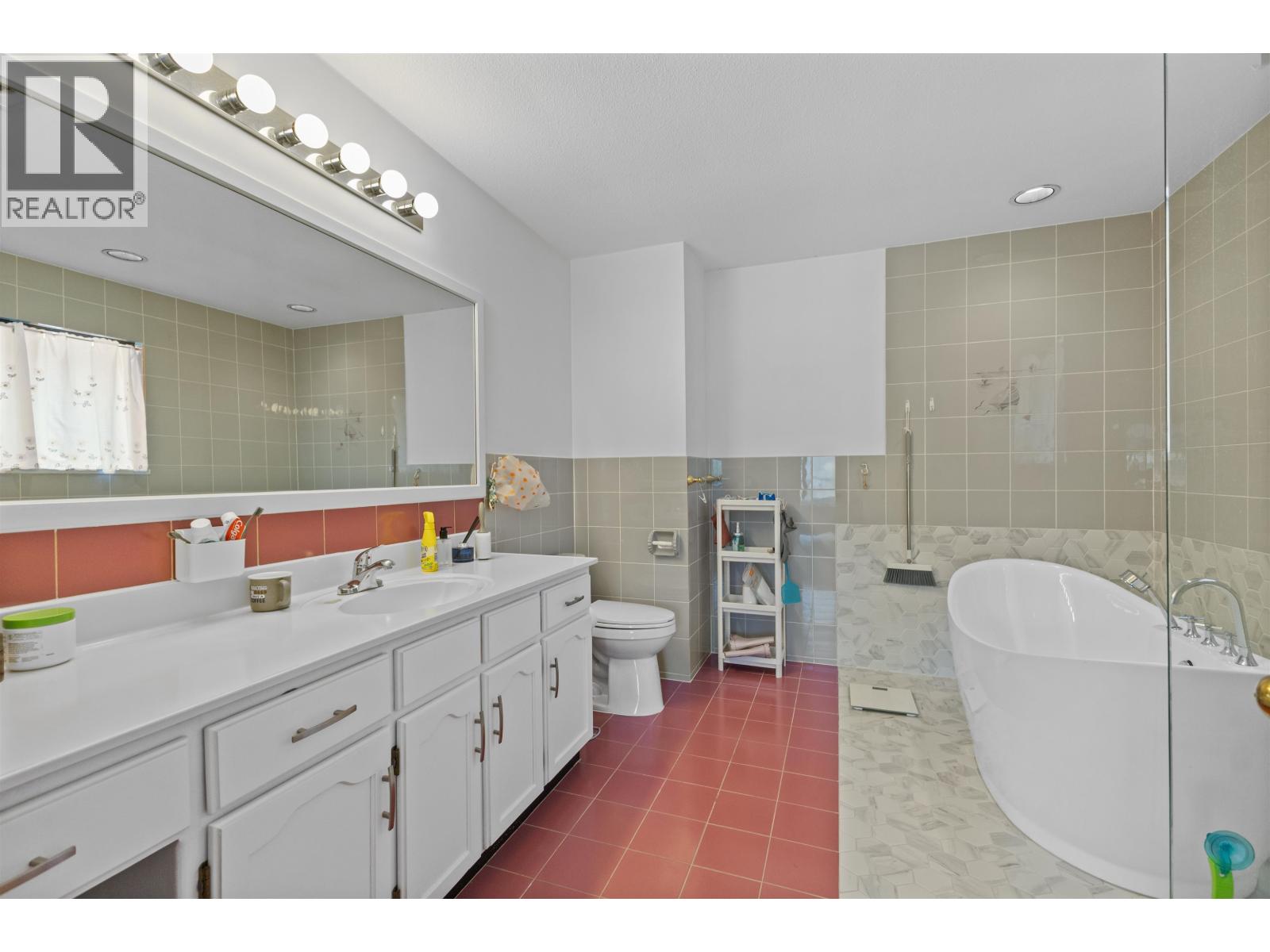 189 W 46th Avenue Property Photo 24