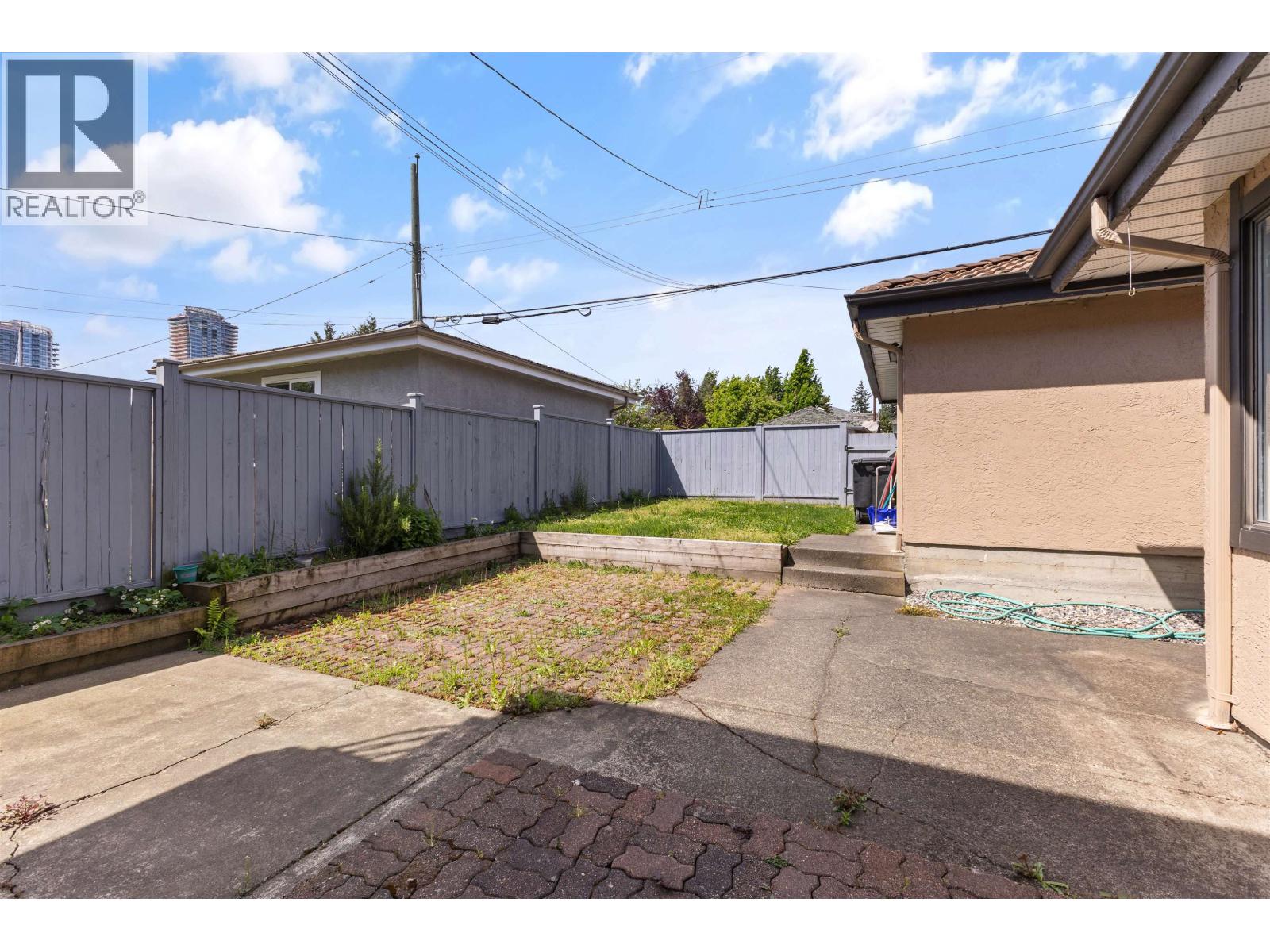 189 W 46th Avenue Property Photo 28