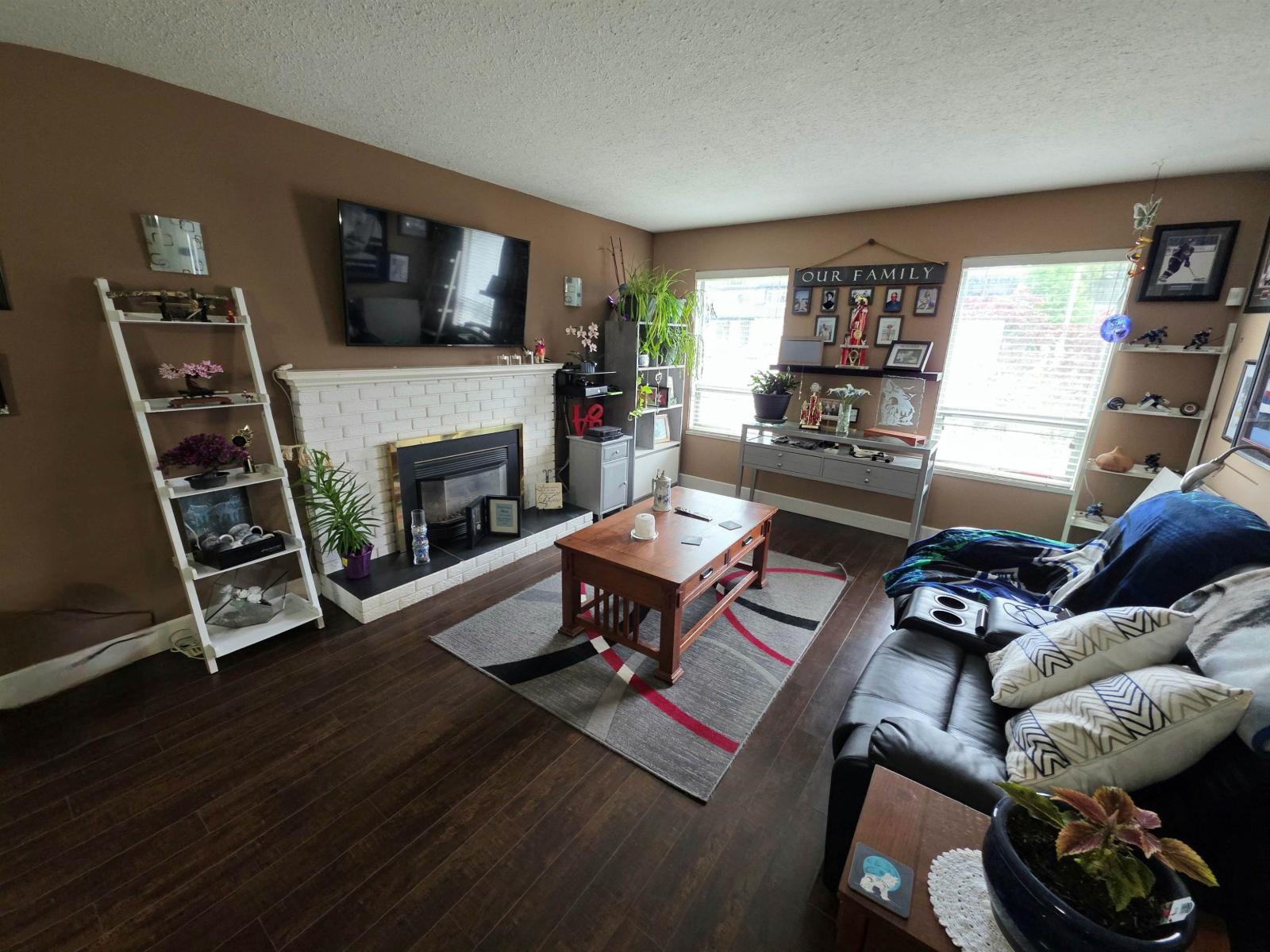 32575 Peardonville Road Property Photo 4