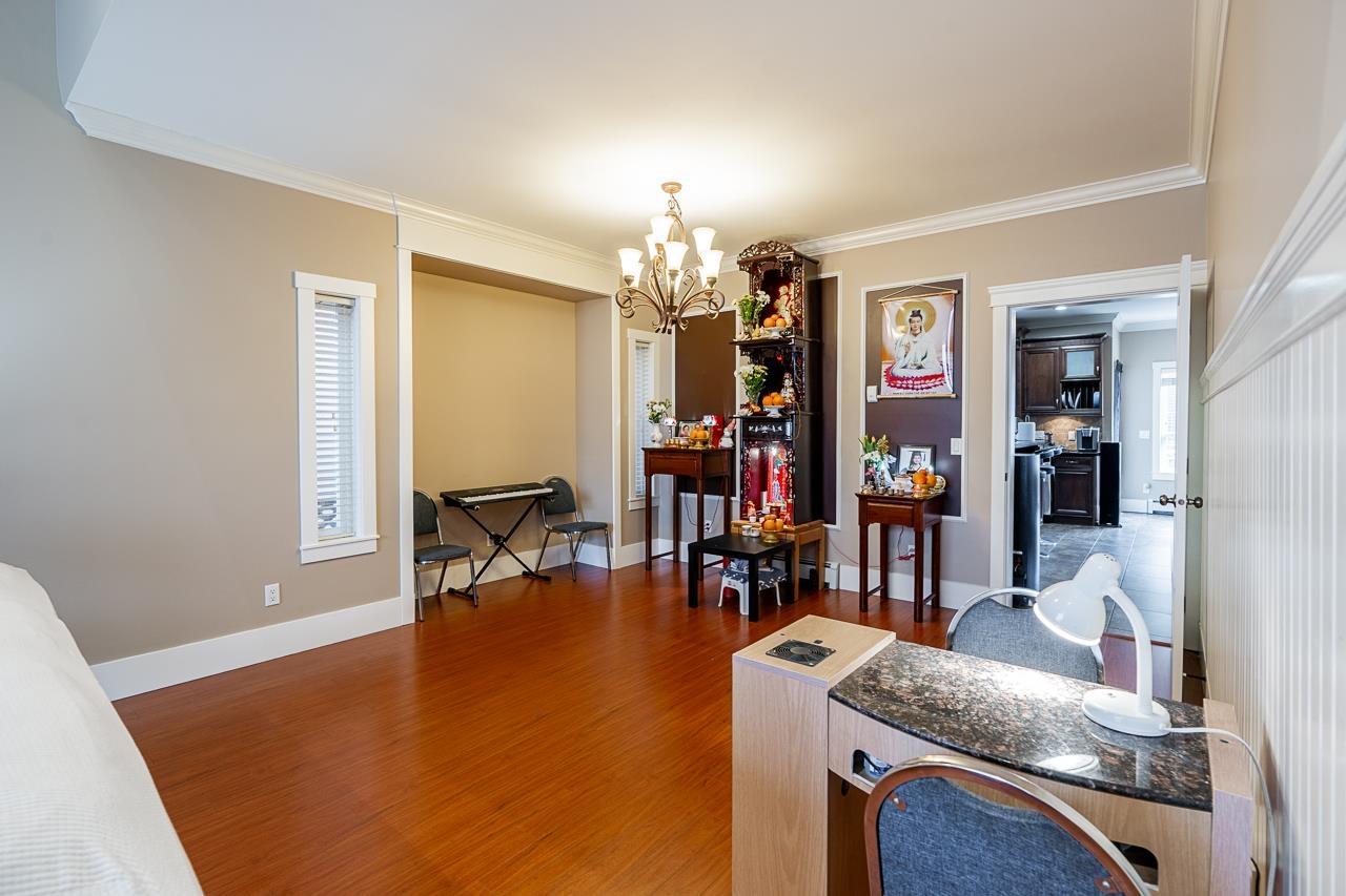 27760 Pullman Avenue Property Photo 5