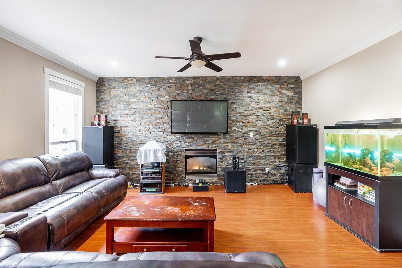 27760 Pullman Avenue Property Photo 11