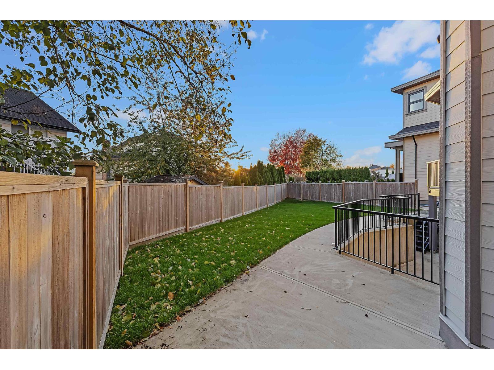 18764 62a Avenue Property Photo 7