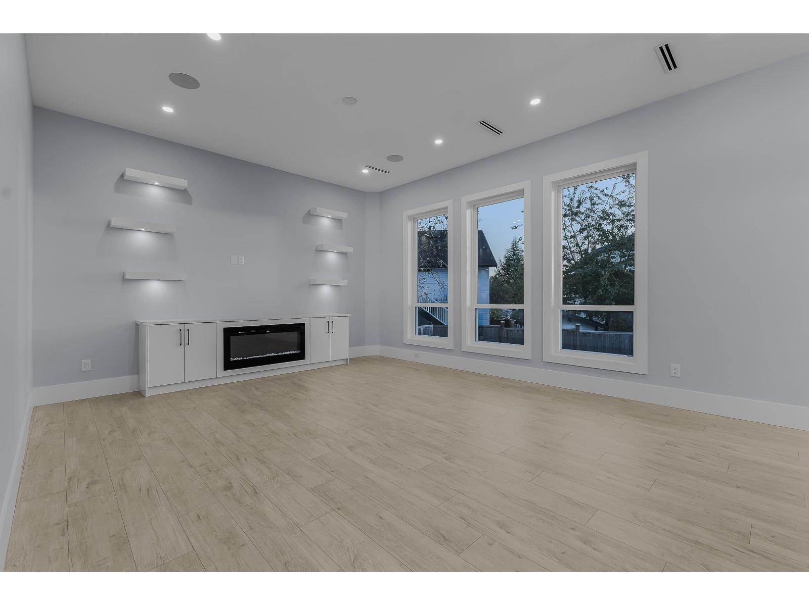 18764 62a Avenue Property Photo 13