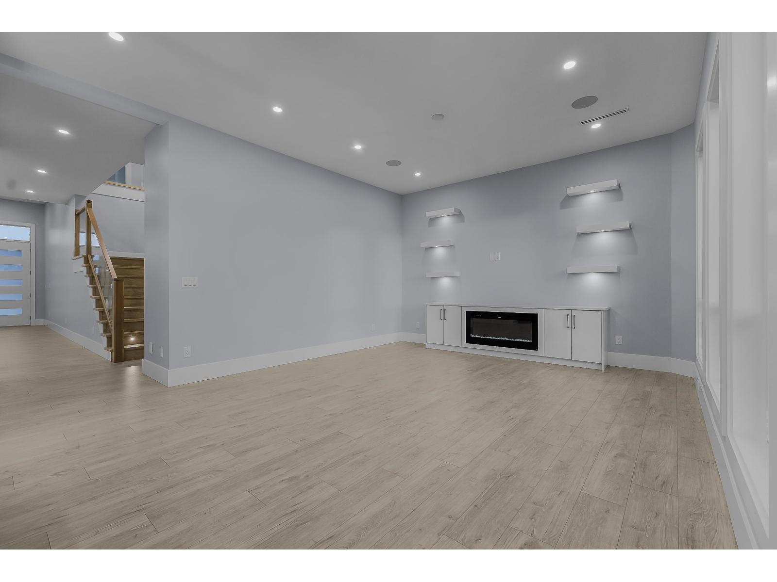 18764 62a Avenue Property Photo 14