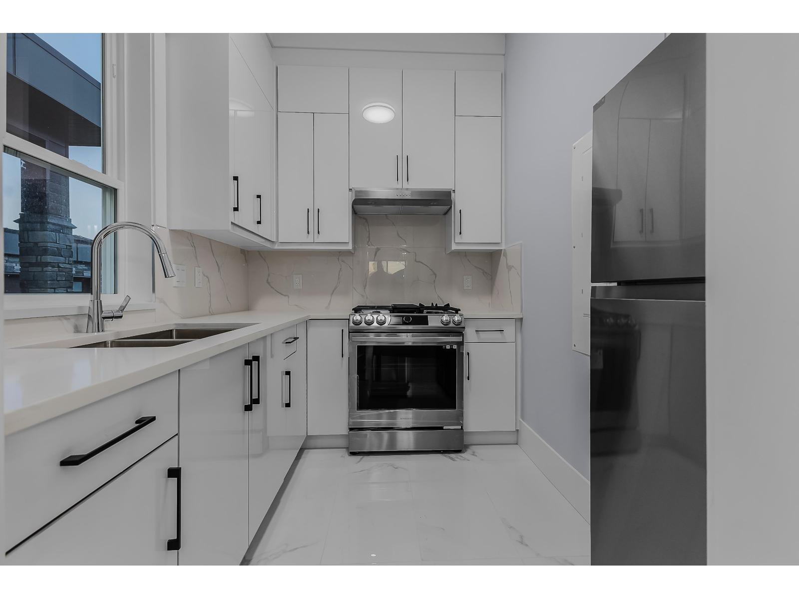 18764 62a Avenue Property Photo 19