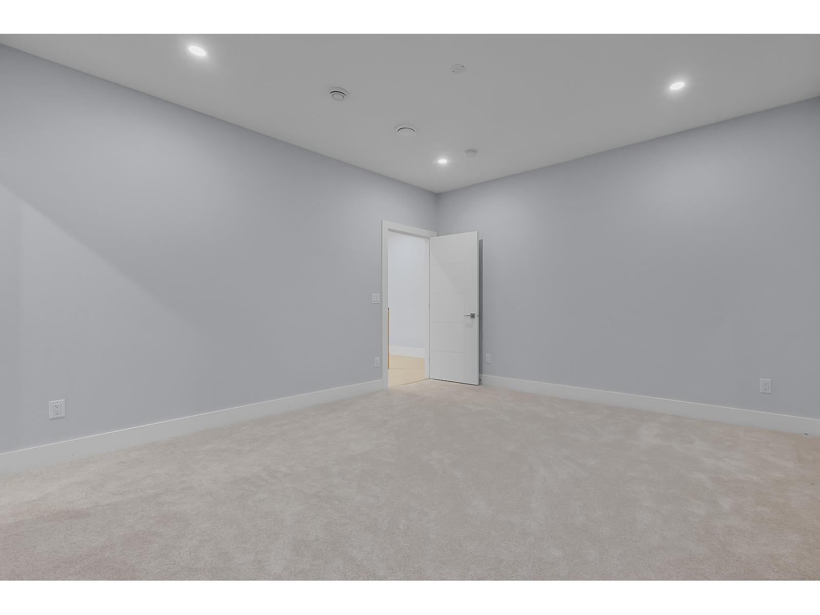 18764 62a Avenue Property Photo 31