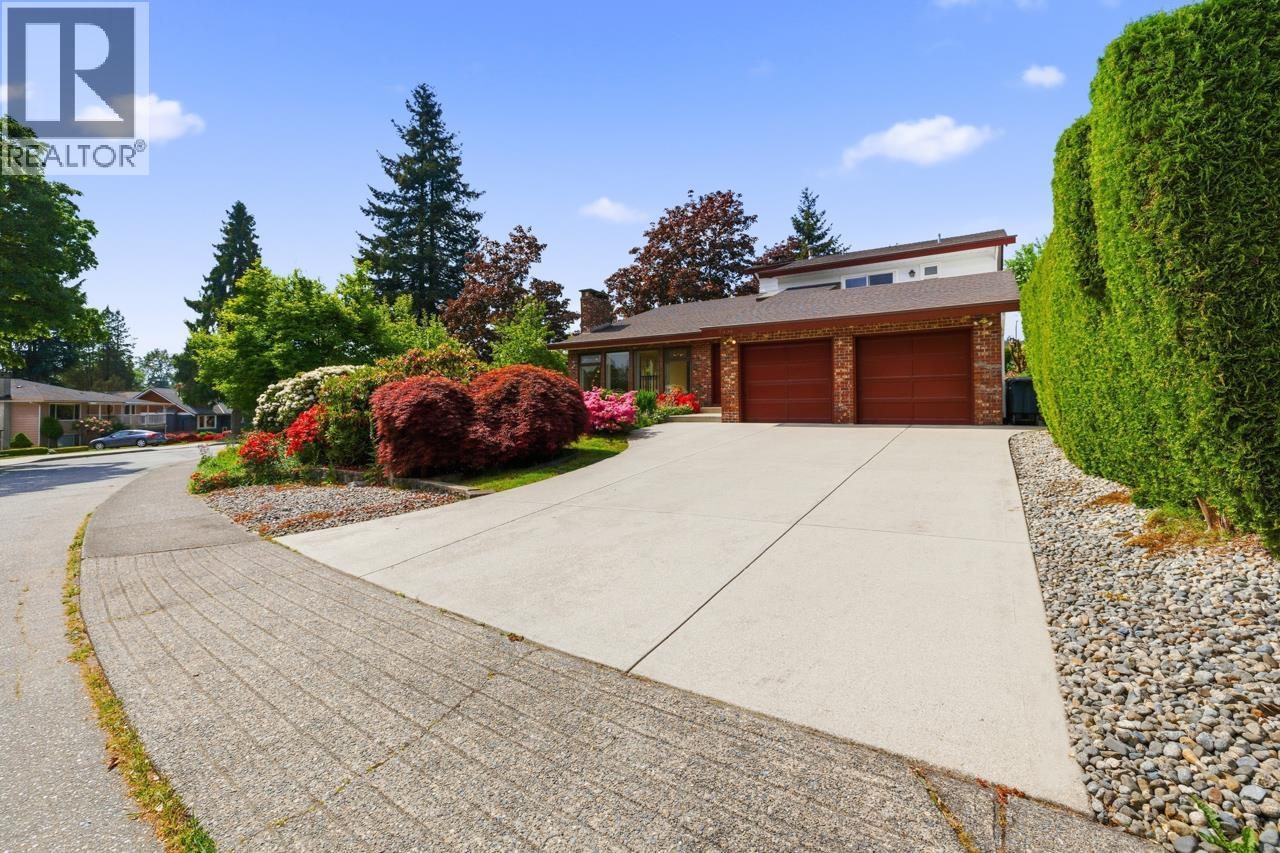 7605 Lawrence Drive Property Photo 1
