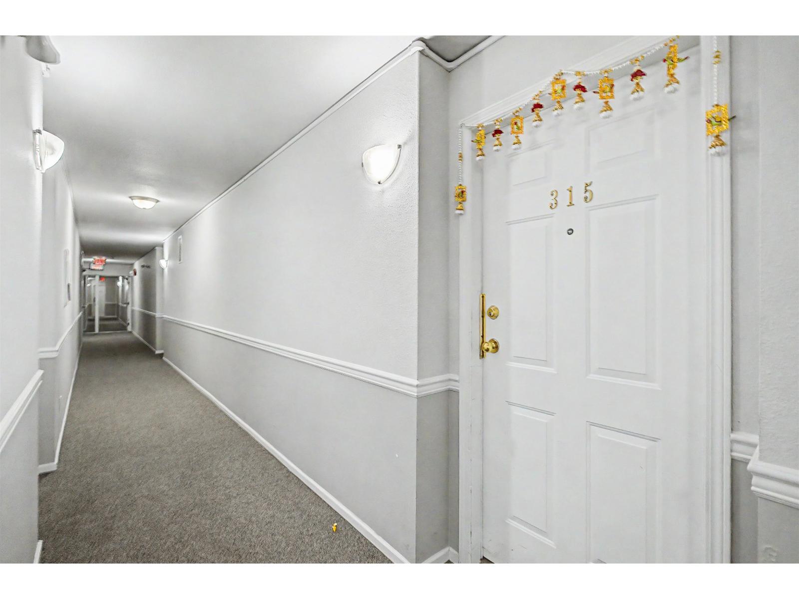 315 9299 121 Street Property Photo 8