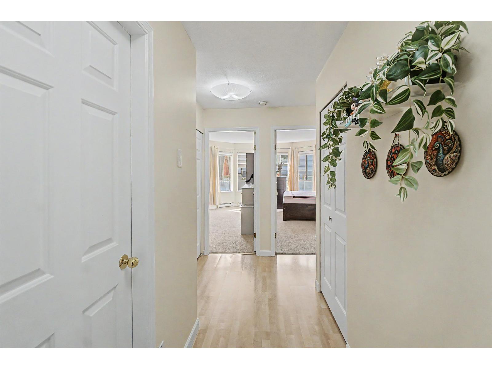315 9299 121 Street Property Photo 9