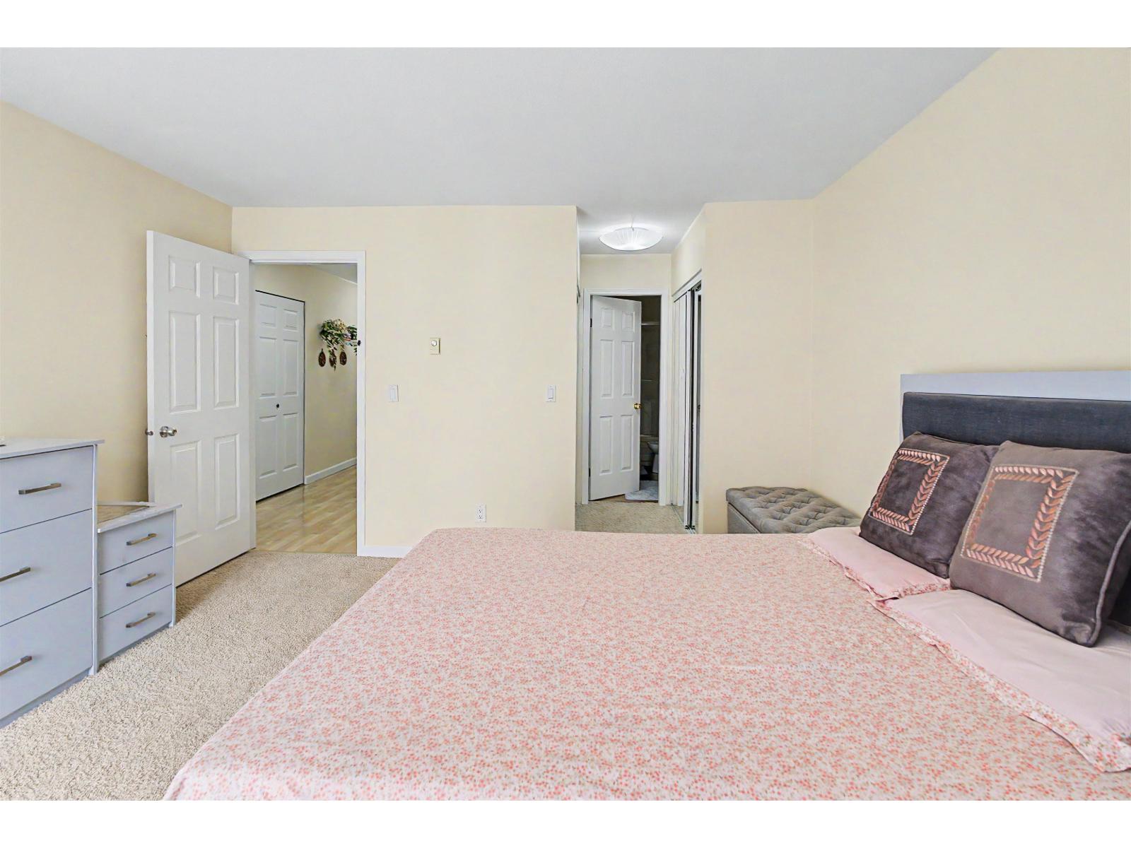 315 9299 121 Street Property Photo 15