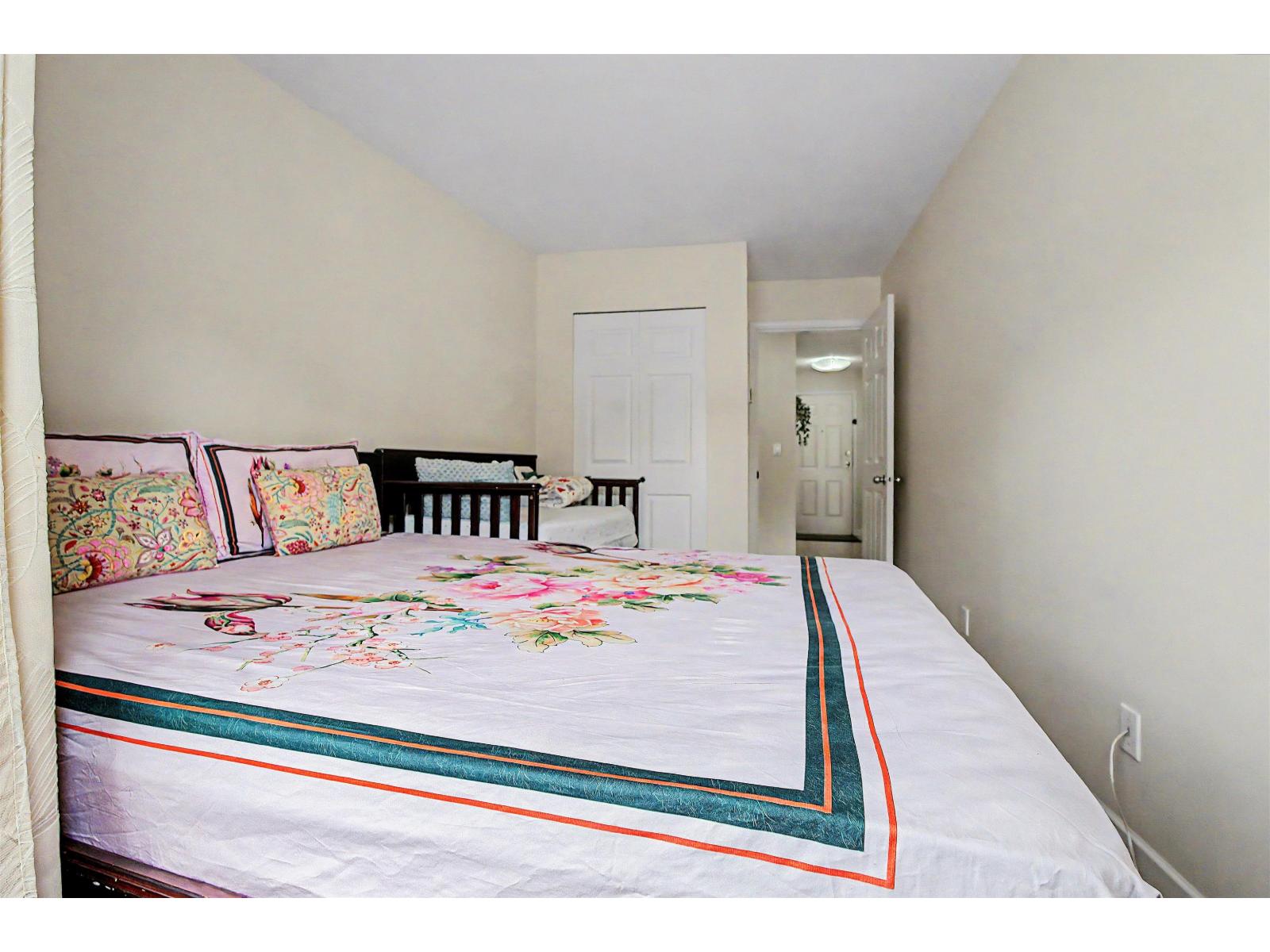 315 9299 121 Street Property Photo 18