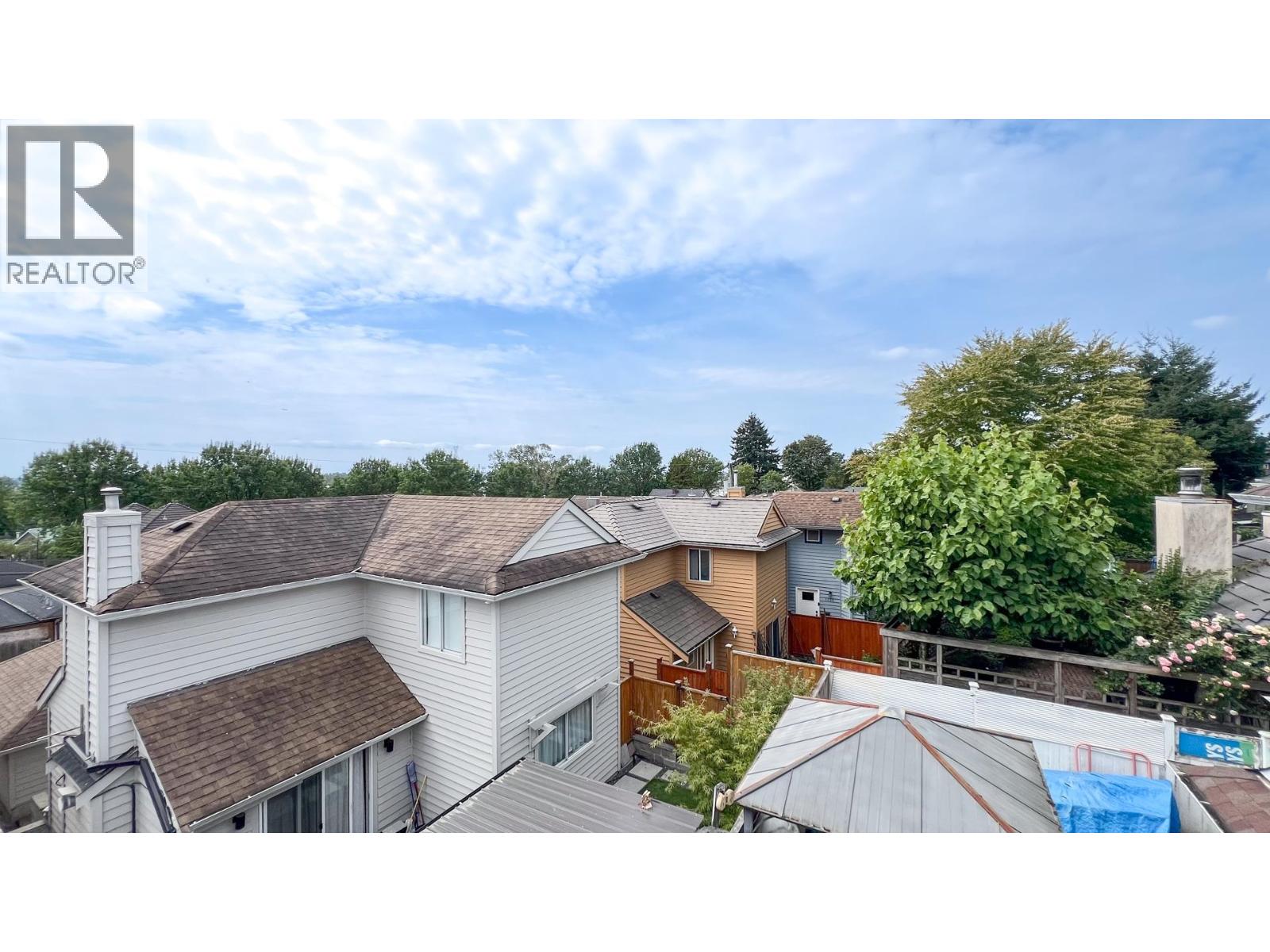 1860 Se Marine Drive Property Photo 3