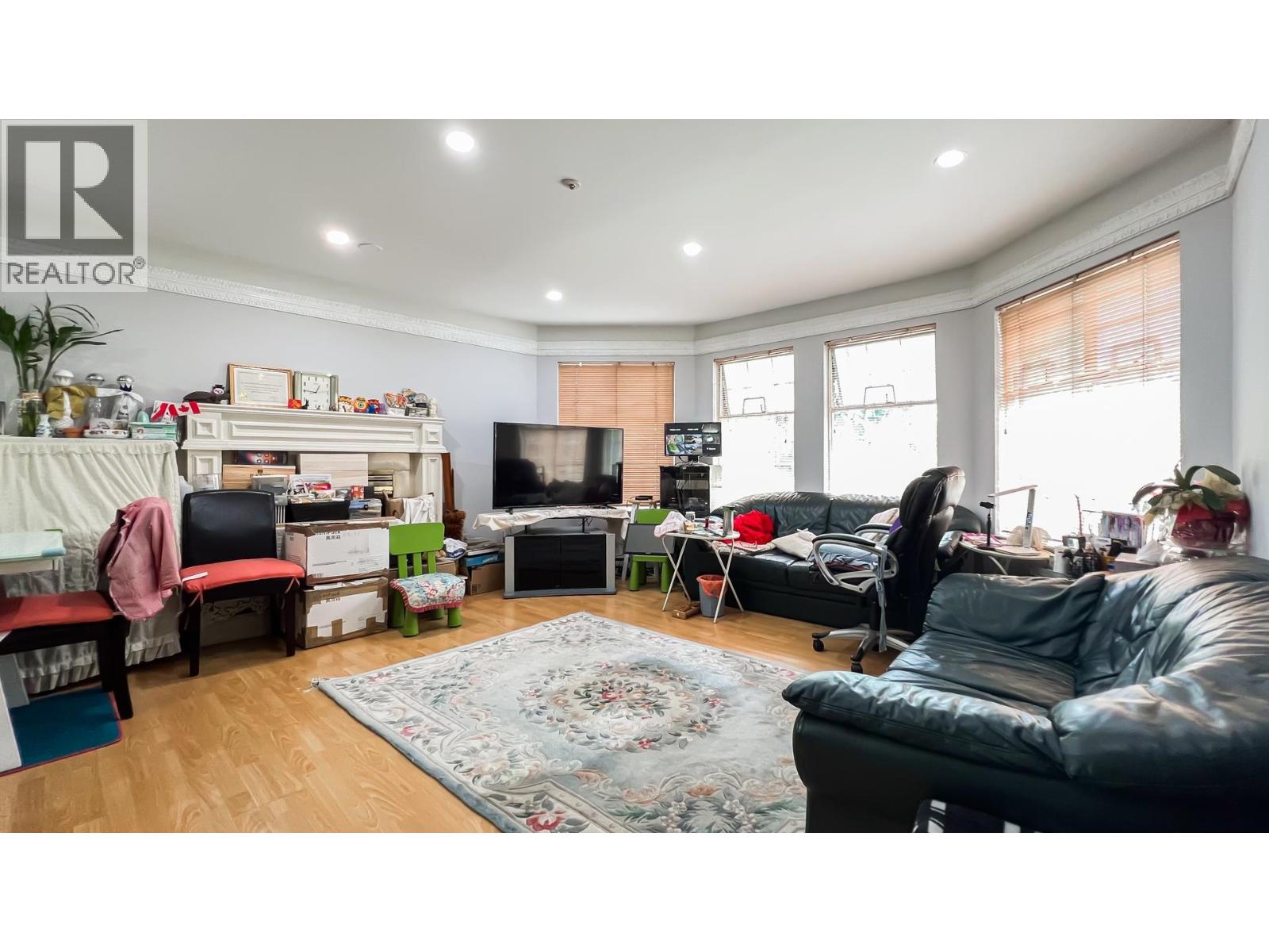1860 Se Marine Drive Property Photo 5