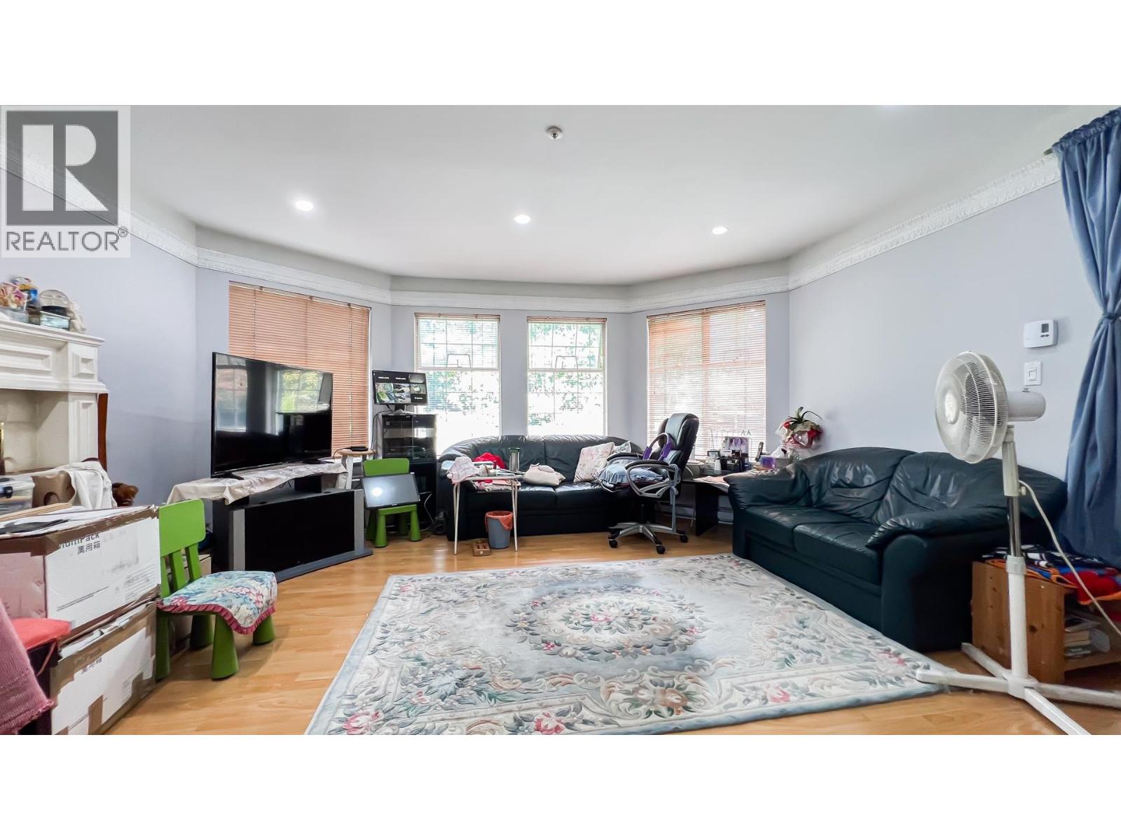 1860 Se Marine Drive Property Photo 6
